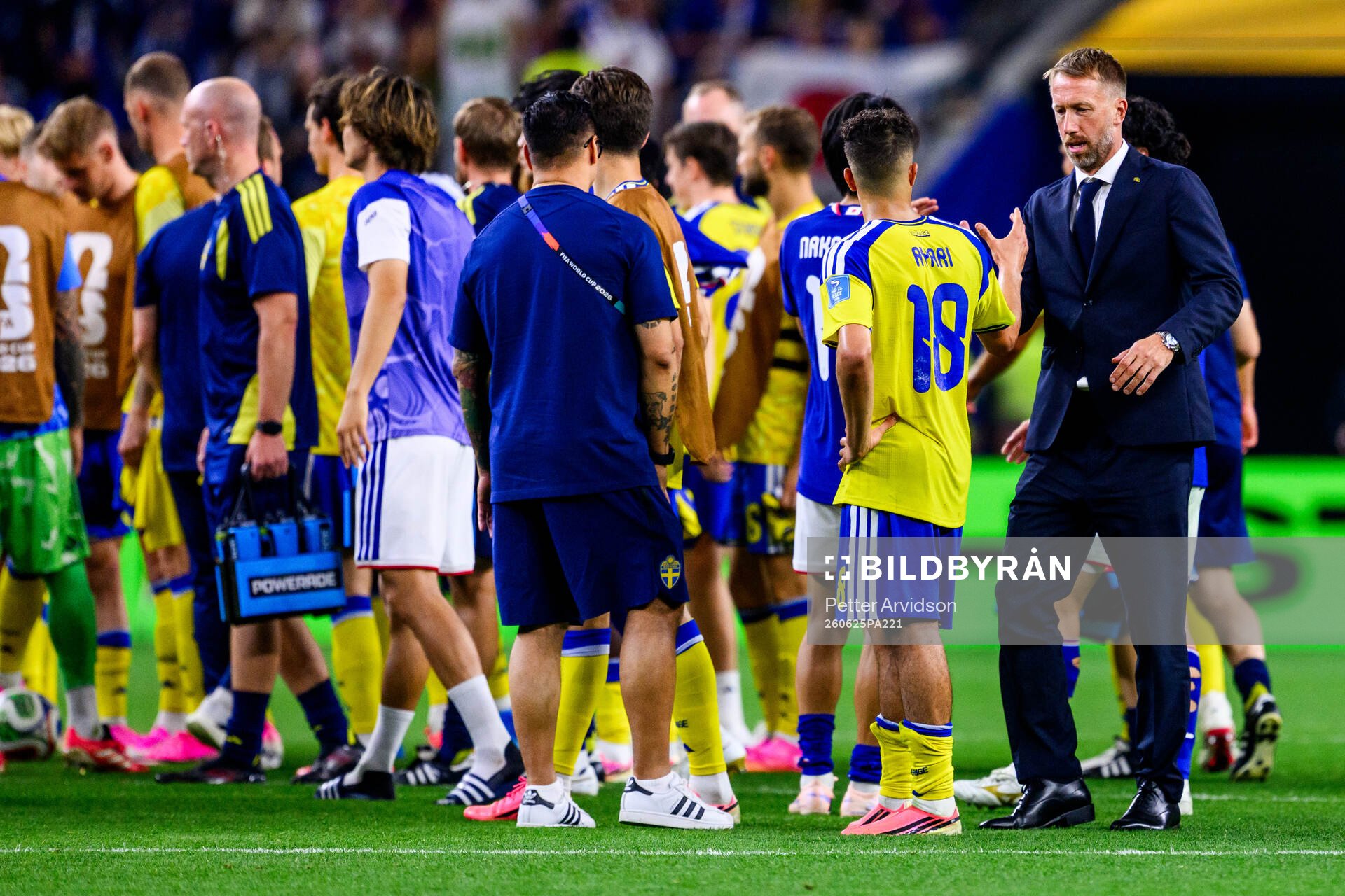 Yasin Ayari and Head coach Graham Potter of Sweden