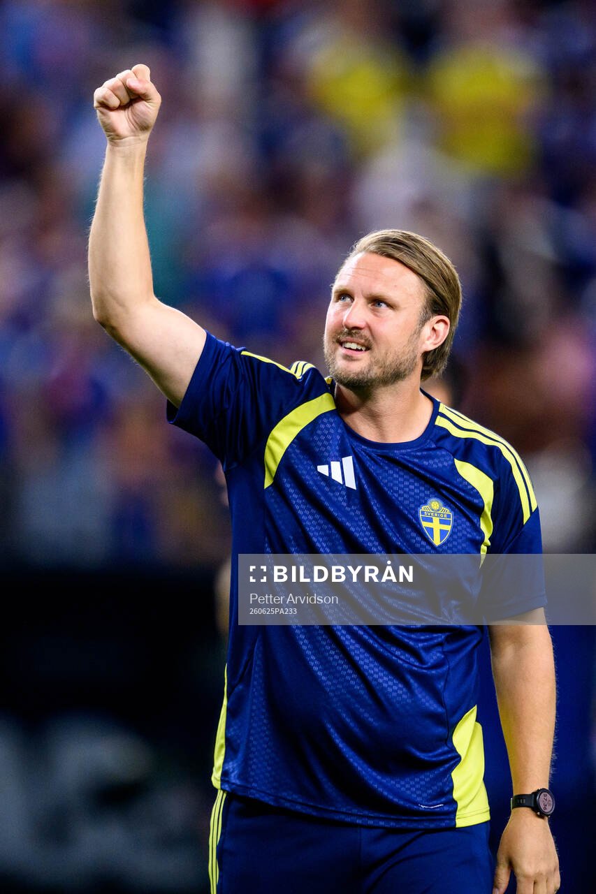 Assistant coach Björn Hamberg of Sweden
