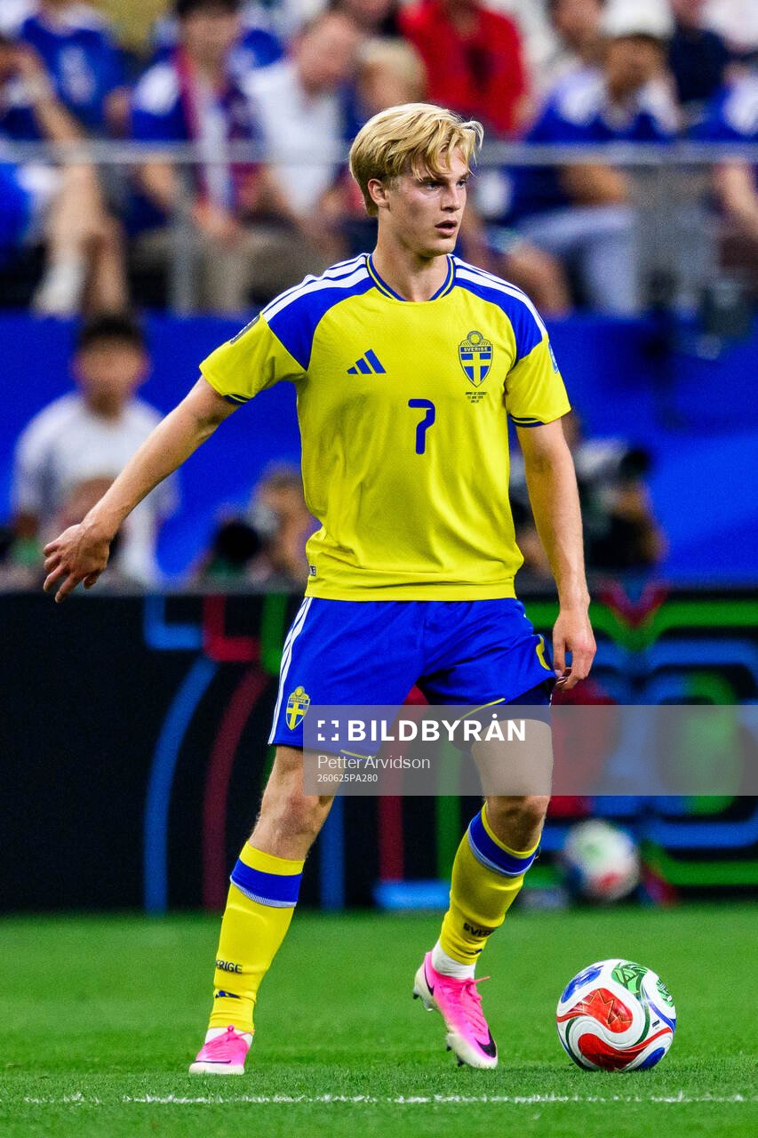 Lucas Bergvall of Sweden