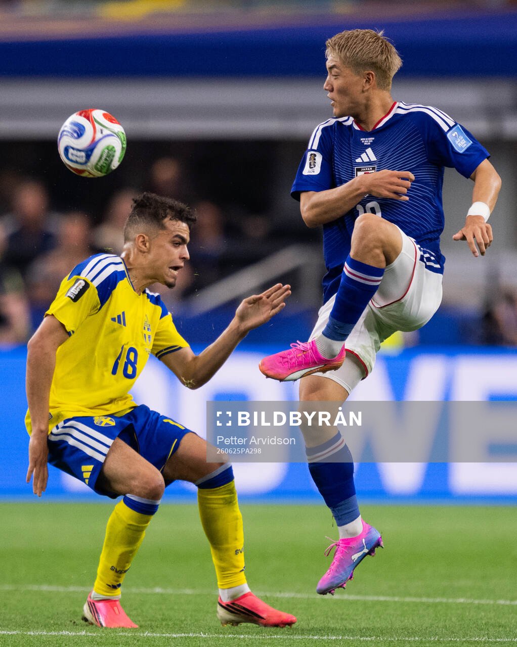 Yasin Ayari of Sweden and Ritsu Doan of Japan