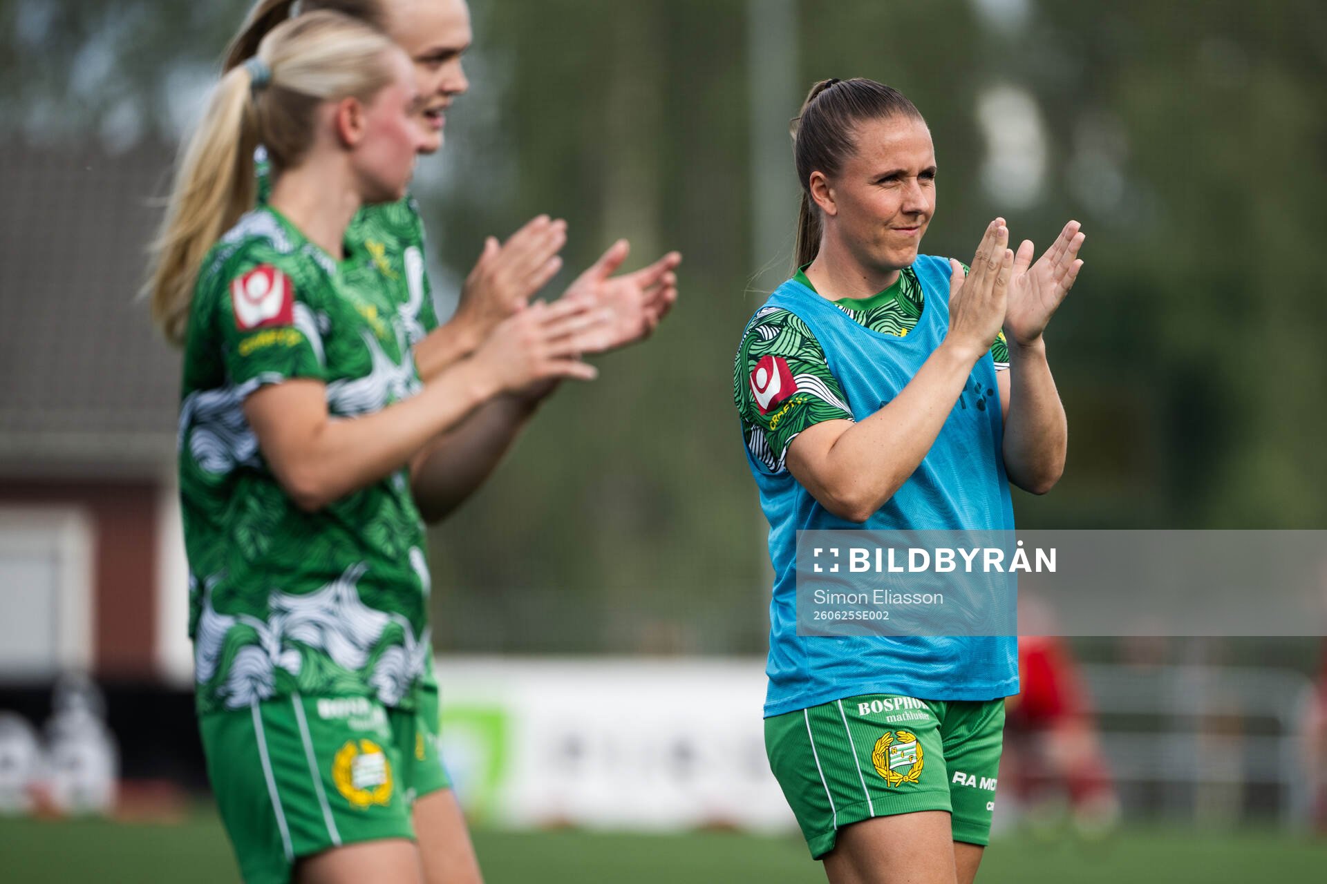 Hammarbys Vilde Hasund tackar supportrar