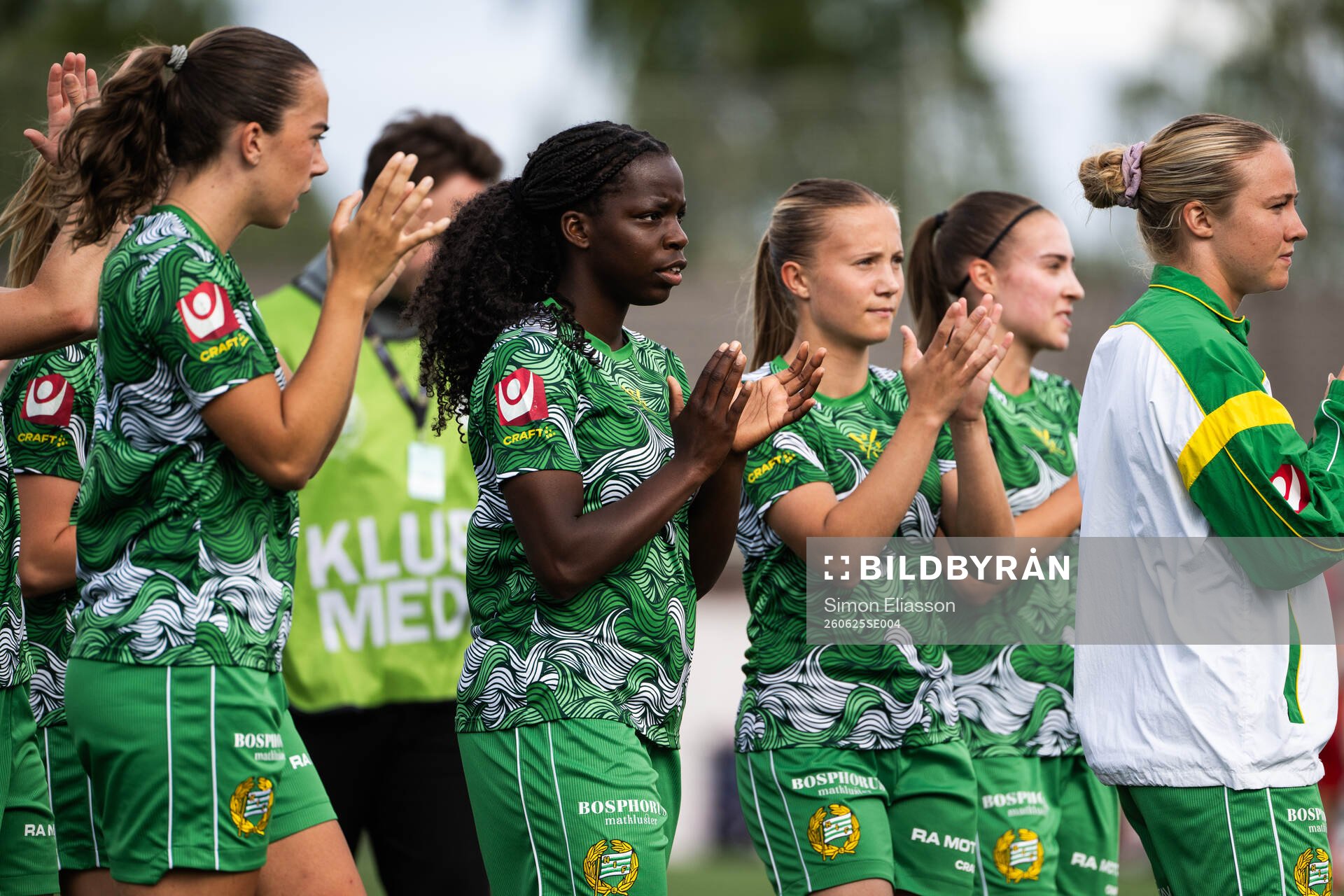 Hammarbys Vivienne Lia tackar supportrar