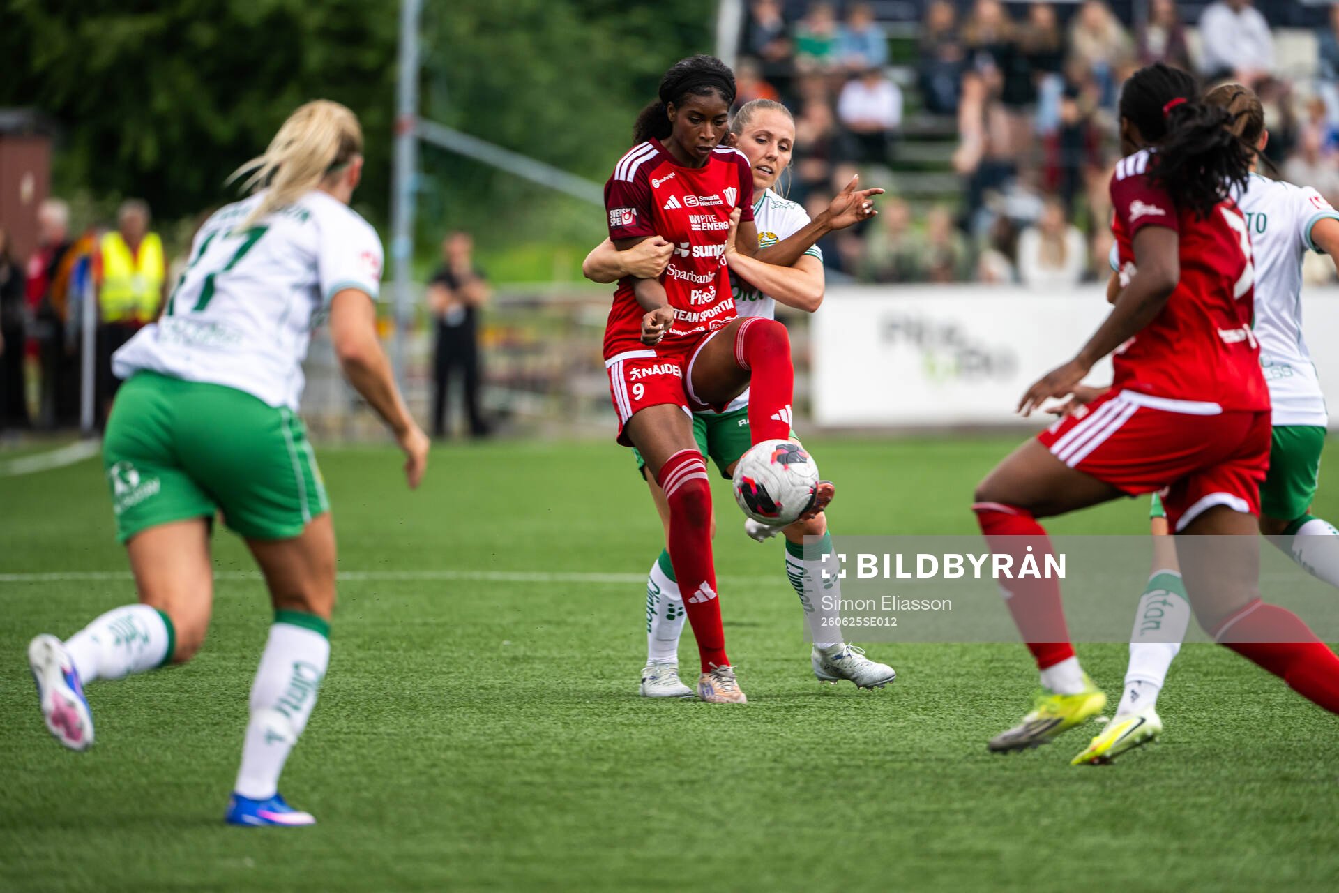 Piteås Sharon Sampson och Hammarbys Gudrun Arnardottir