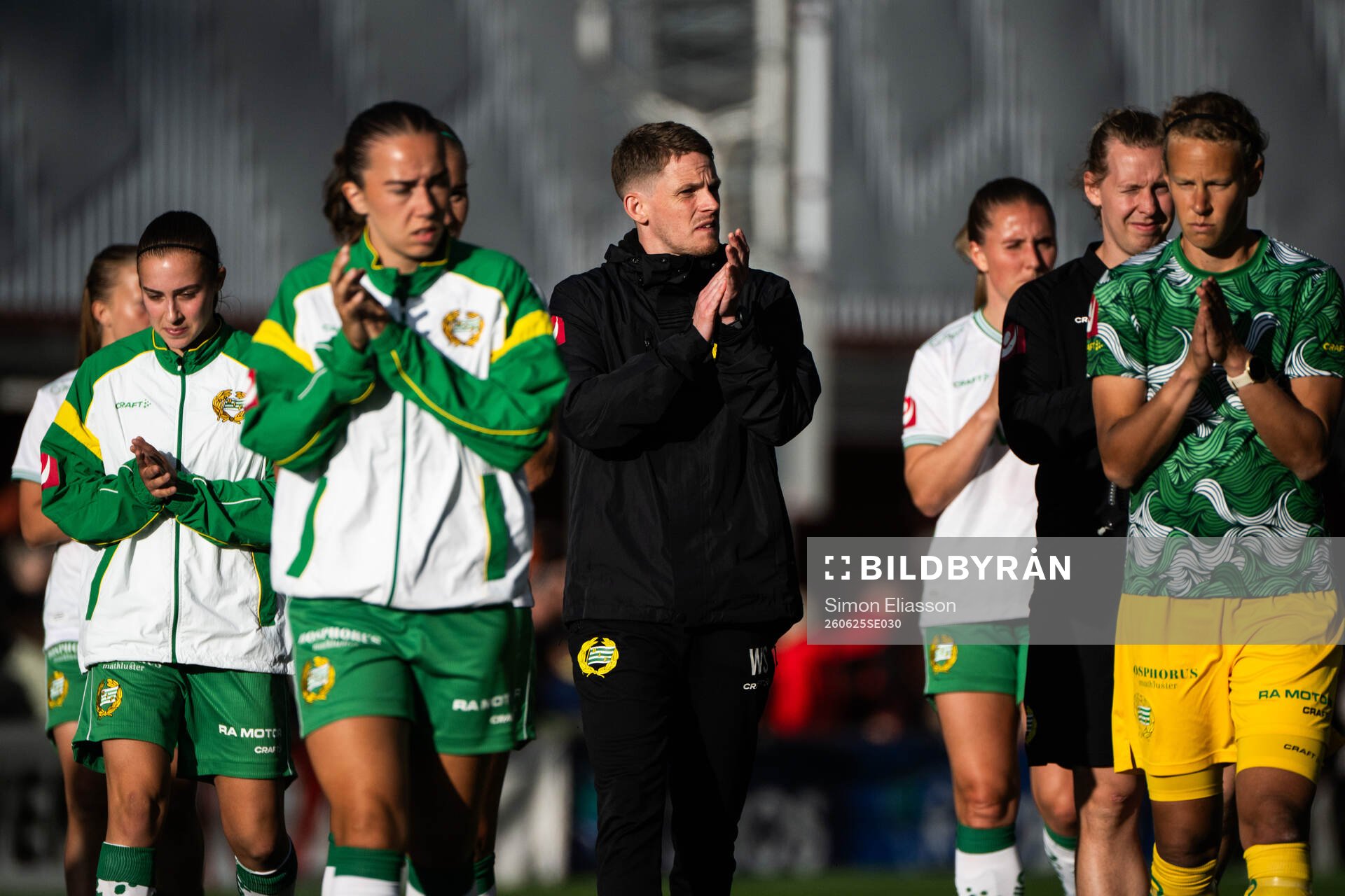 Hammarbys tränare William Strömberg tackar supportrar