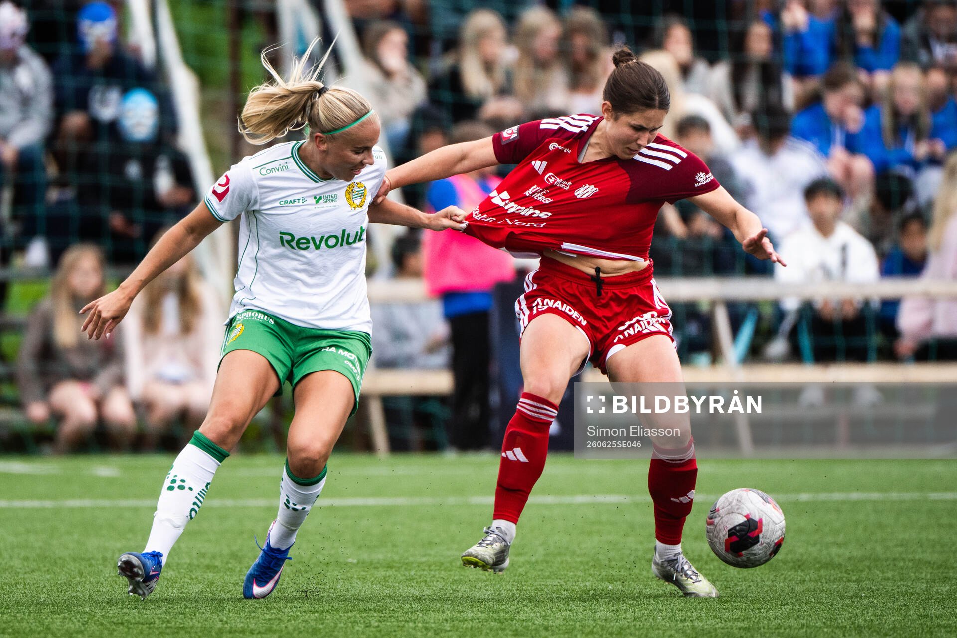 Hammarbys Stina Lennartsson och Piteås Julia Olsson