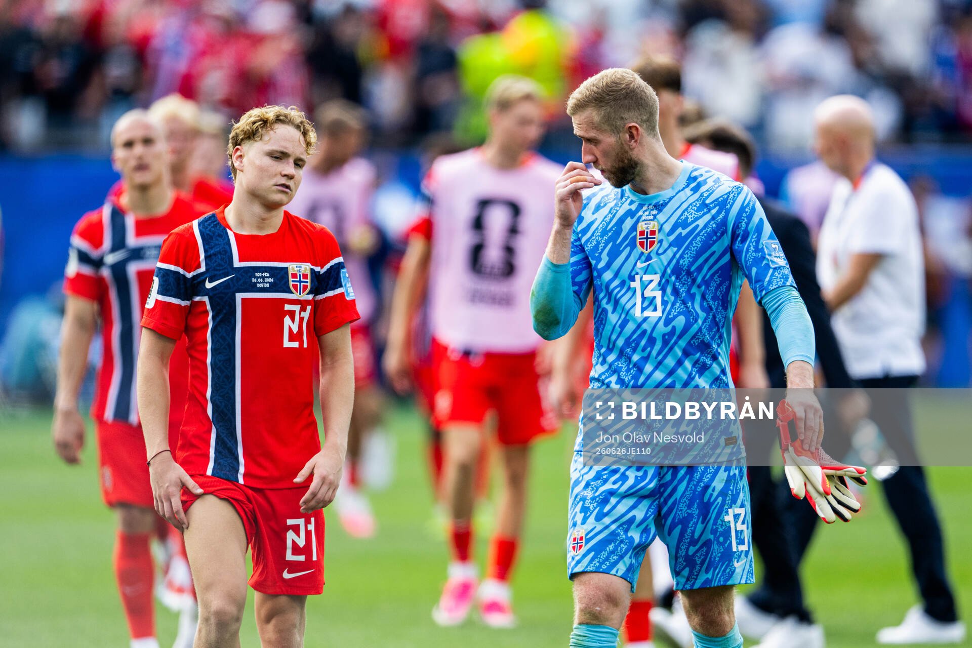 Andreas Schjelderup and goalkeeper Egil Selvik of Norway