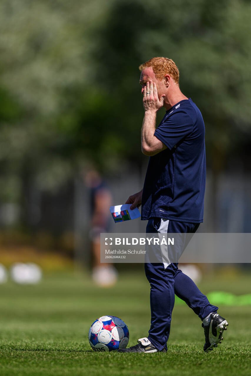 Manager Stevie Grieve