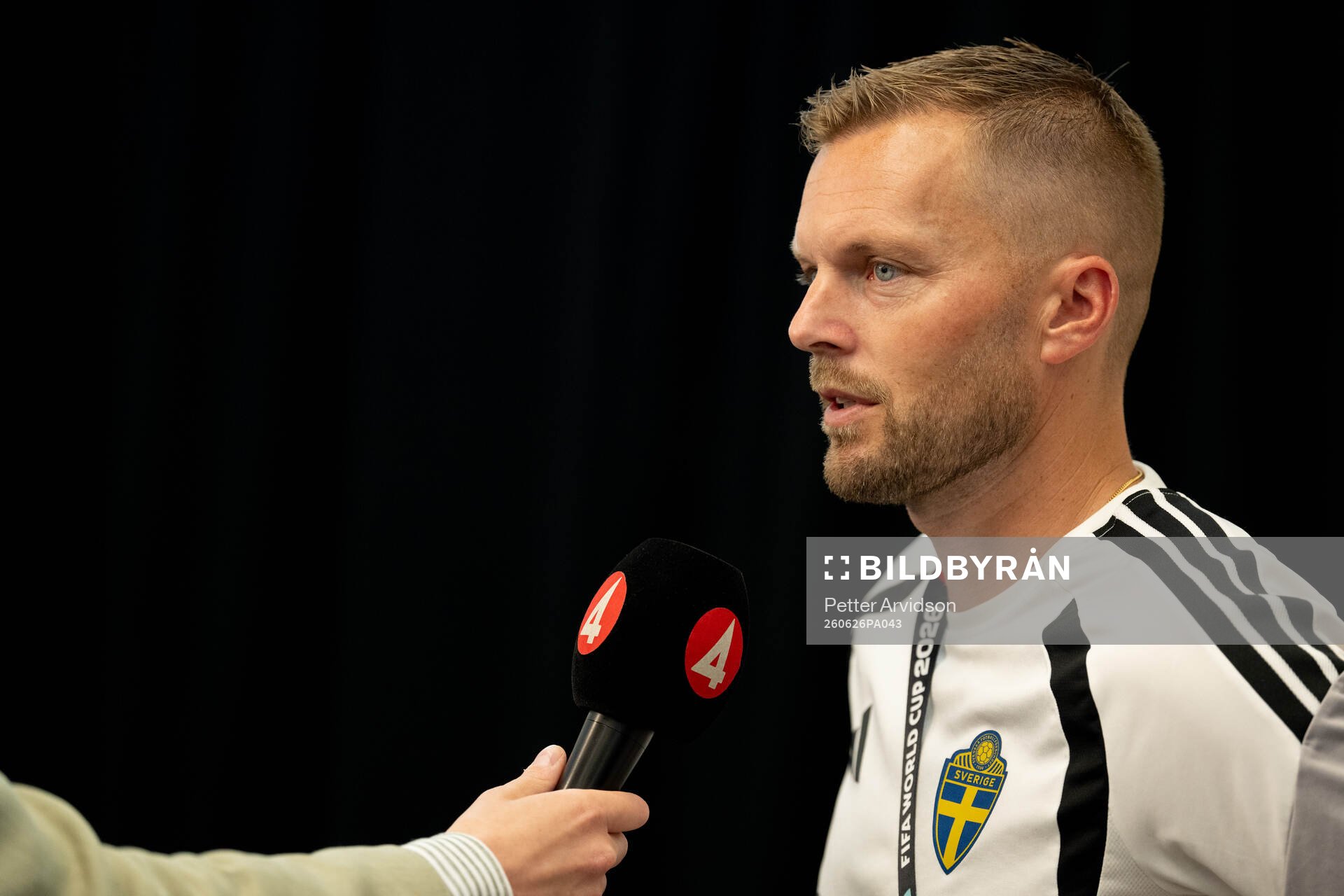 Assistant coach Sebastian Larsson of the Swedish men's