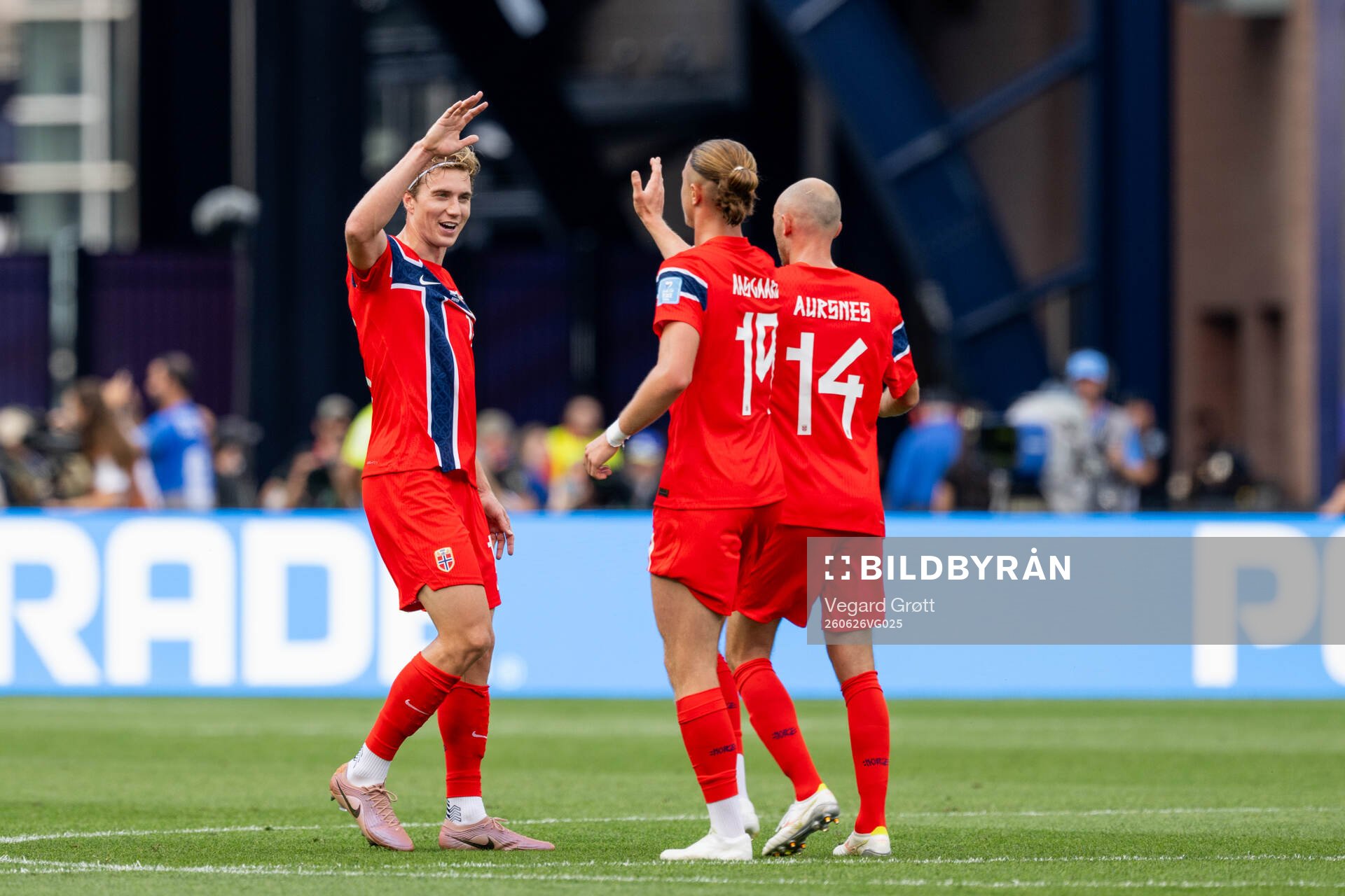 Thelo Aasgaard and Kristian Thorstvedt of Norway celebrates