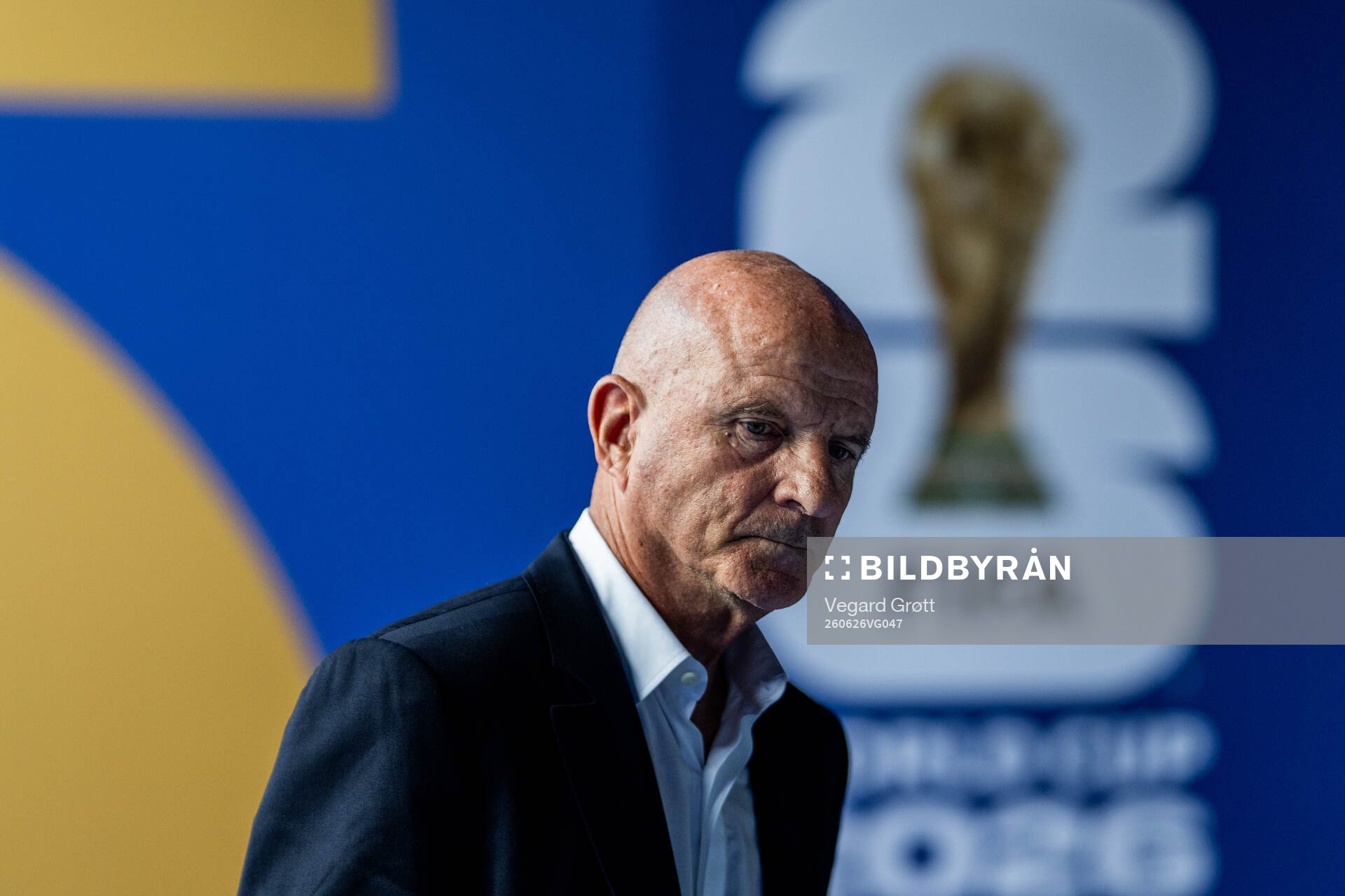 Assistant coach Guy Stéphan of France