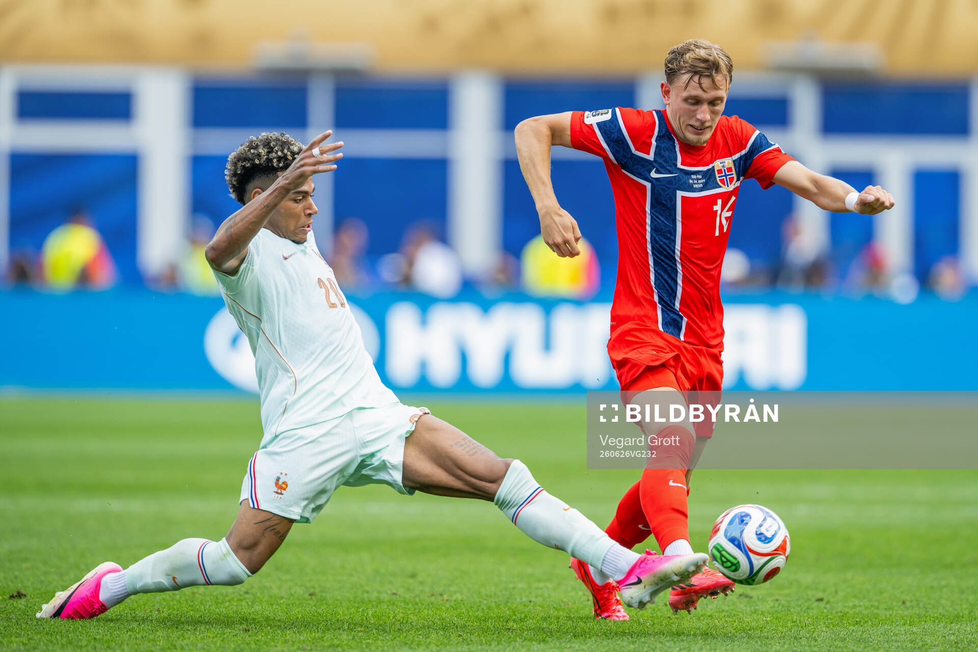 Desire Doue of France and Marcus Holmgren Pedersen of Norway