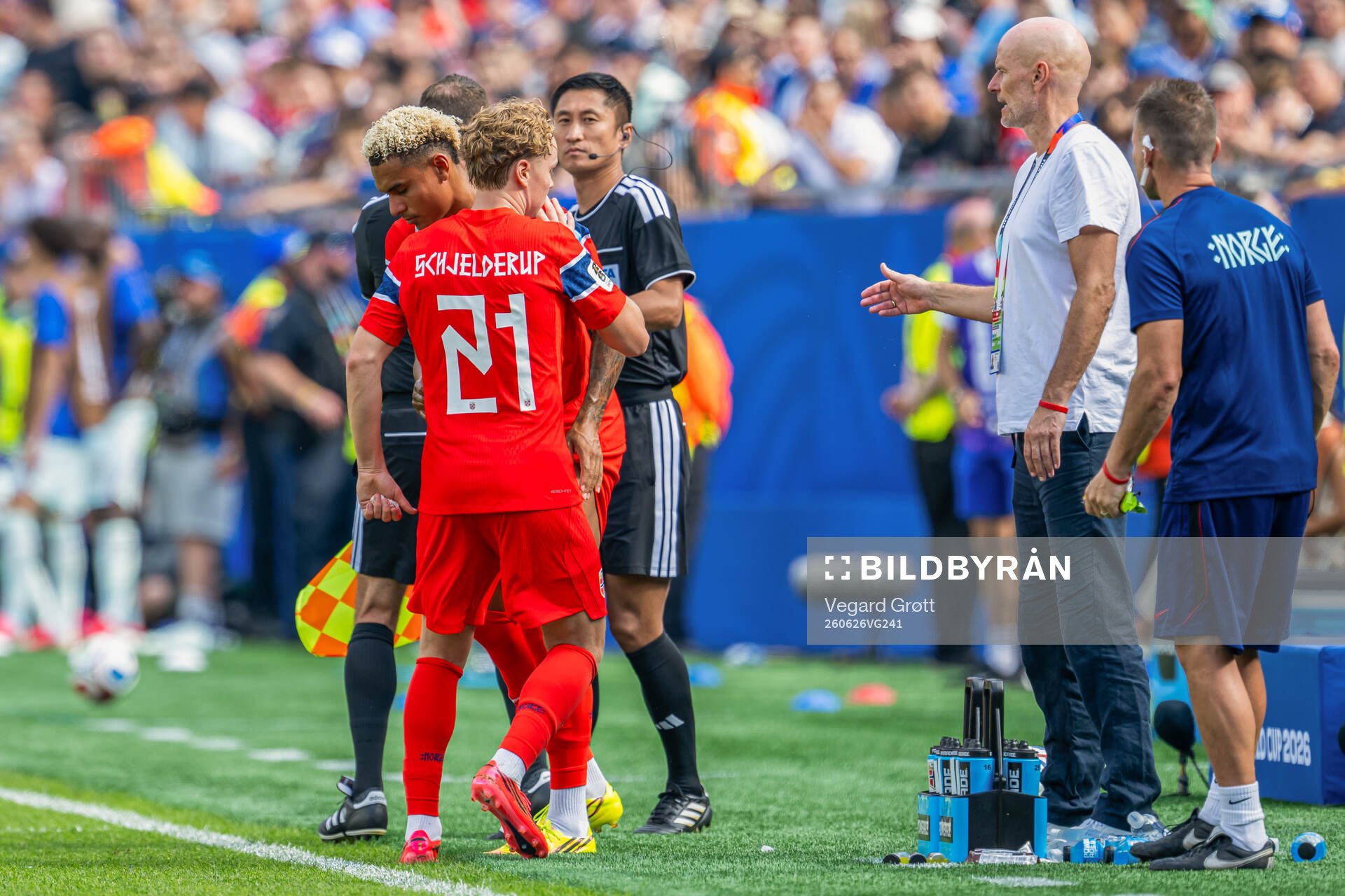 Antonio Nusa, Andreas Schjelderup and head coach Ståle