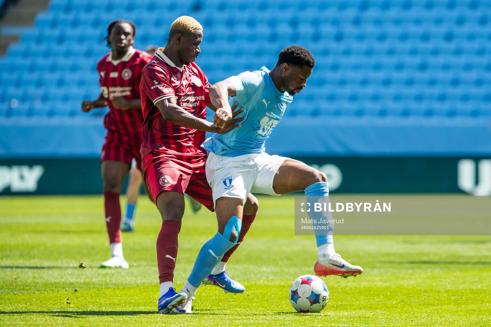 Midtjyllands Djé Beni och Malmö FFs Emmanuel Ekong