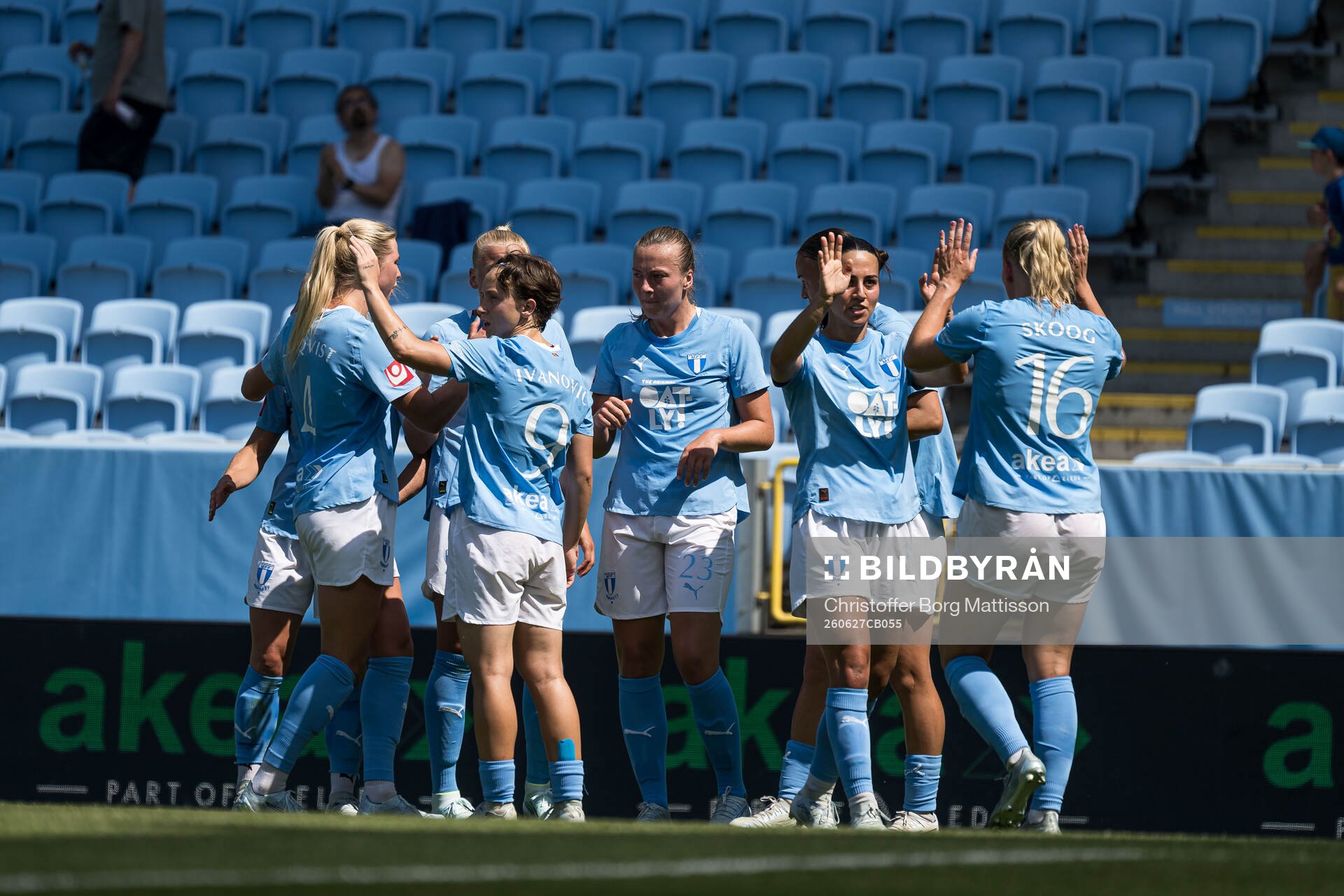Malmö FFs Vesna Milivojevic jublar