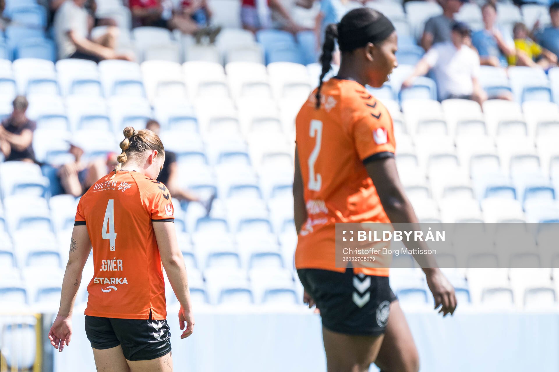 Kristianstads Alice Egnér och Waniya Hudson deppar