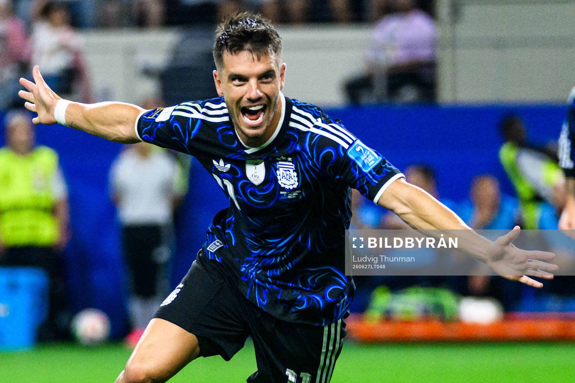 Giovani Lo Celso of Argentina celebrates