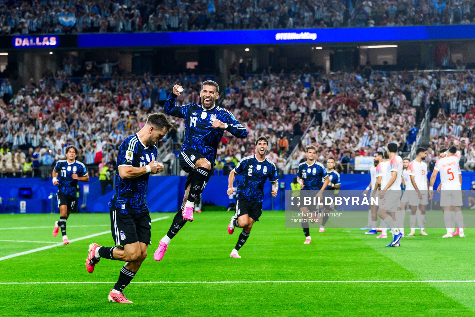 Giovani Lo Celso of Argentina celebrates with Nicolas