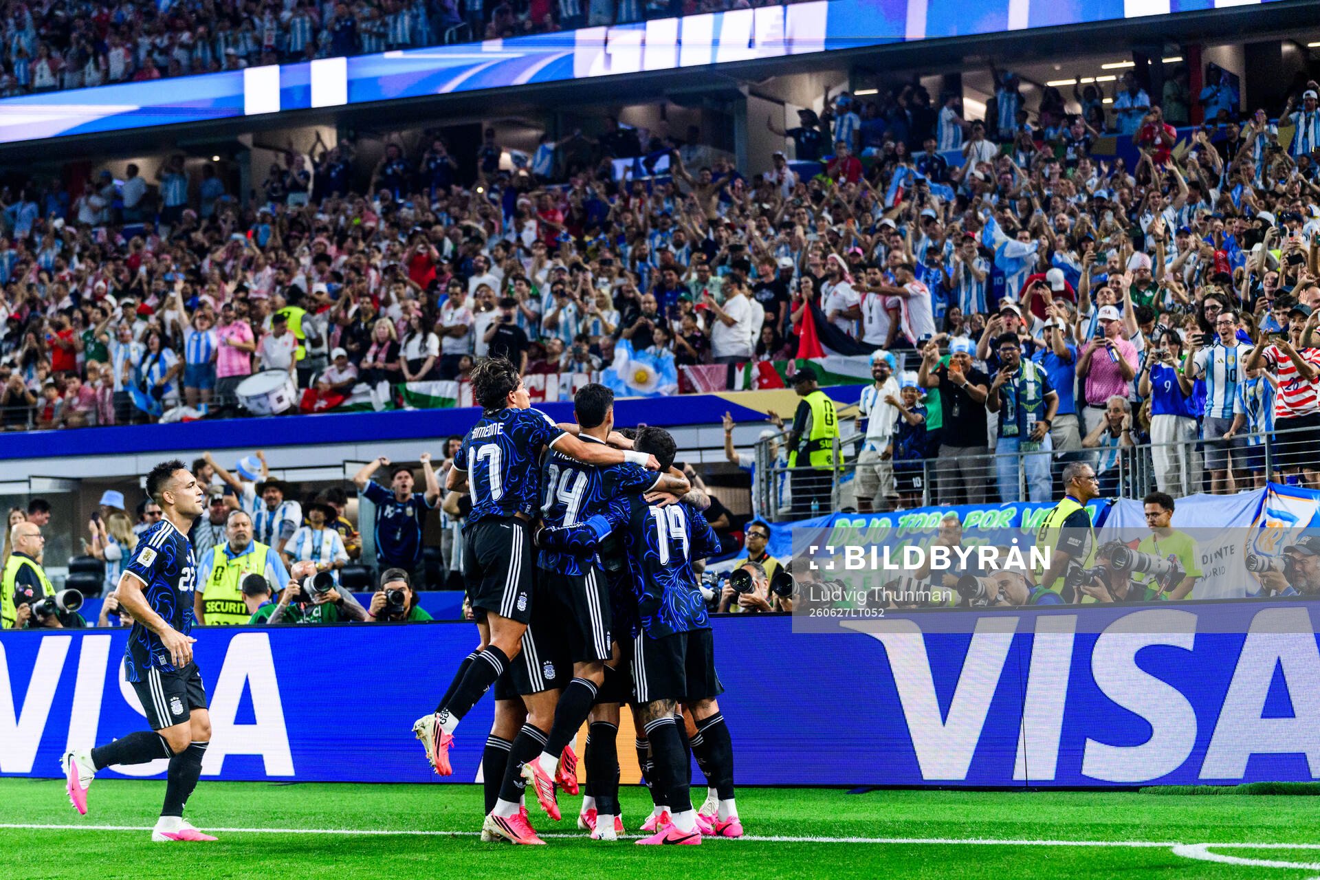 Giovani Lo Celso of Argentina celebrates