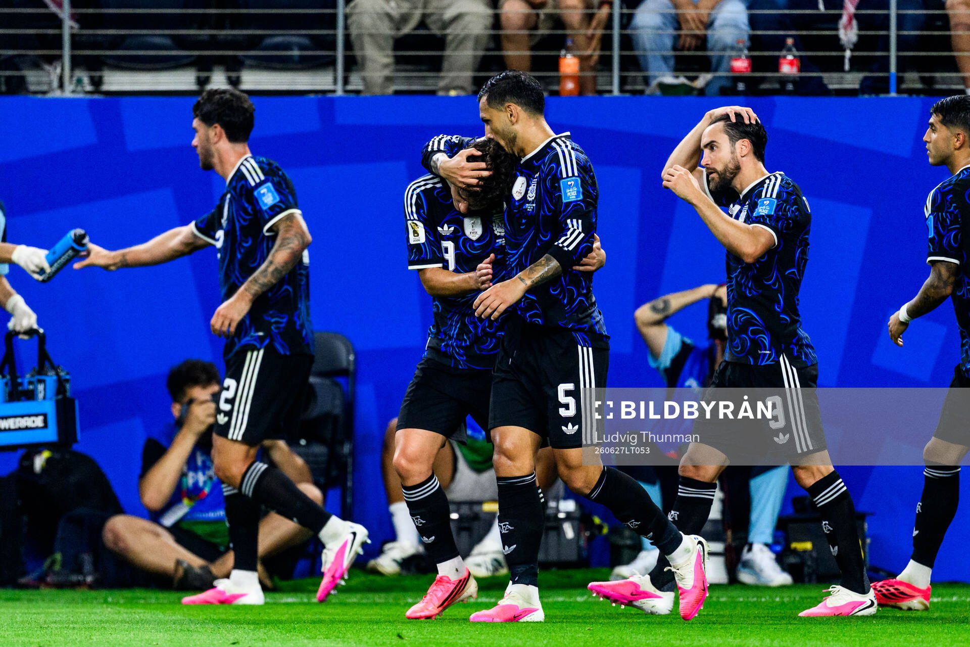 Julian Alvarez and Leandro Paredes of Argentina celebrates