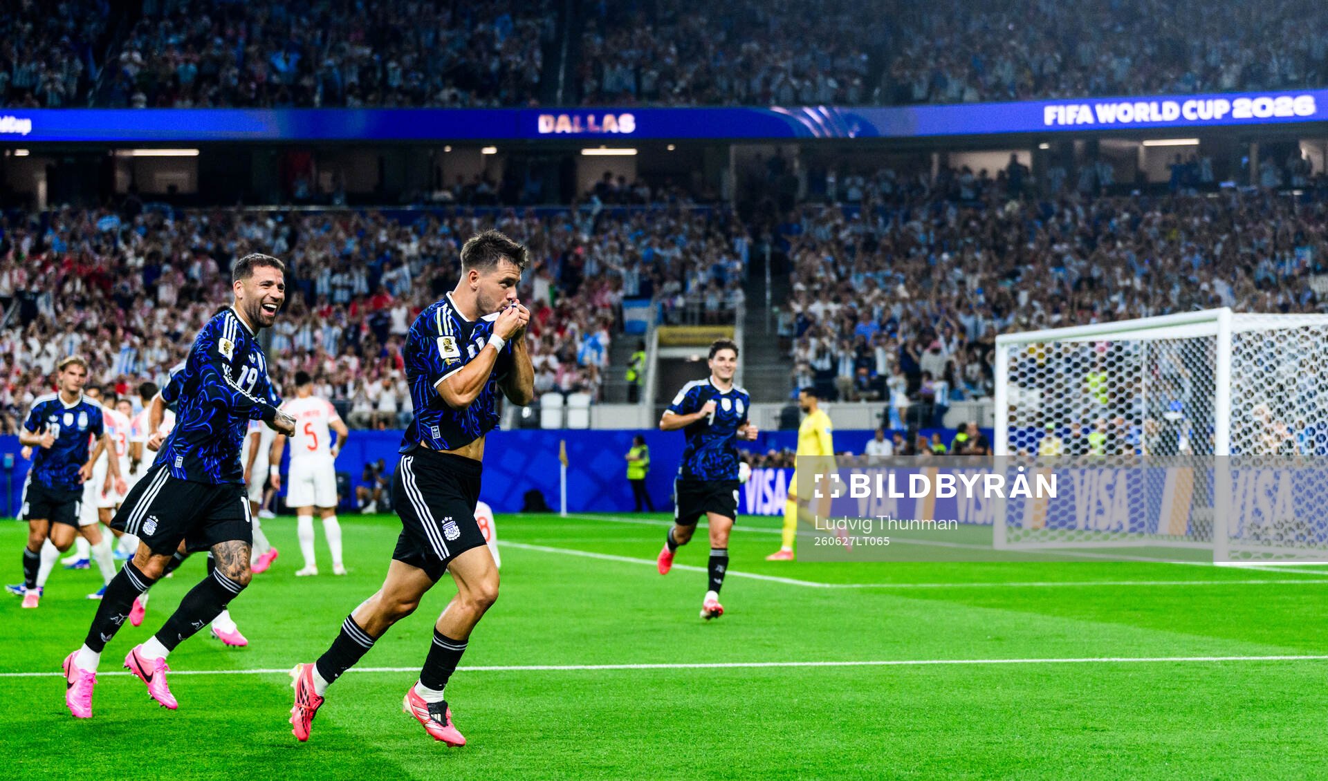 Giovani Lo Celso of Argentina celebrates
