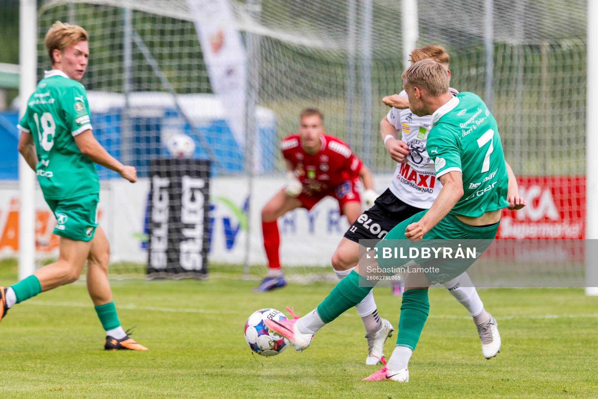 Ljungskiles Jonathan Liljedahl och Örebros Christopher