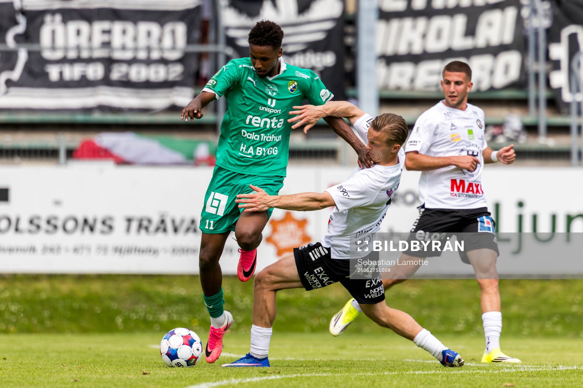 Ljungskiles Abdishakur Bashir Omar och Örebros Jacob Ouro