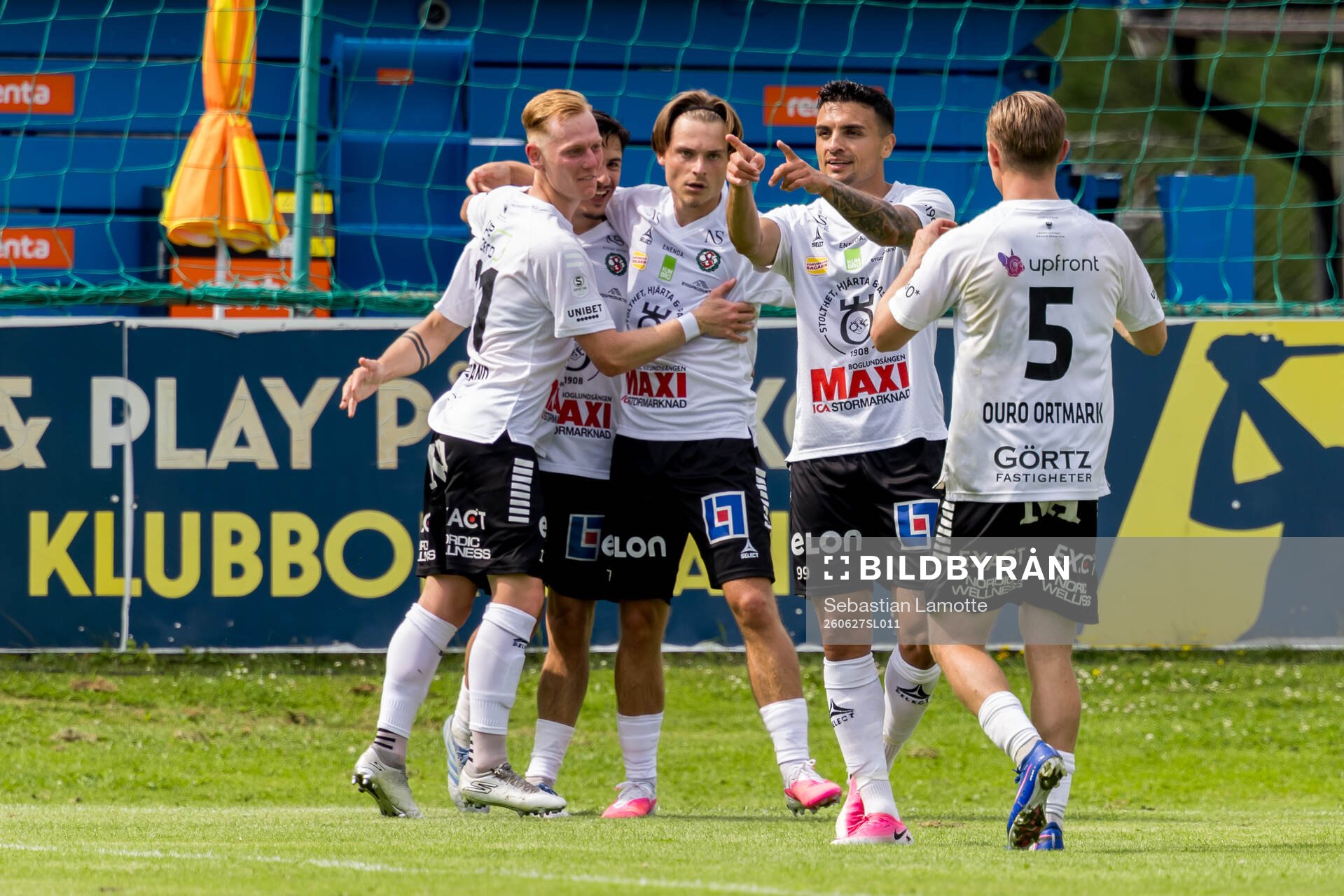 Örebros Antonio Yakoub jublar