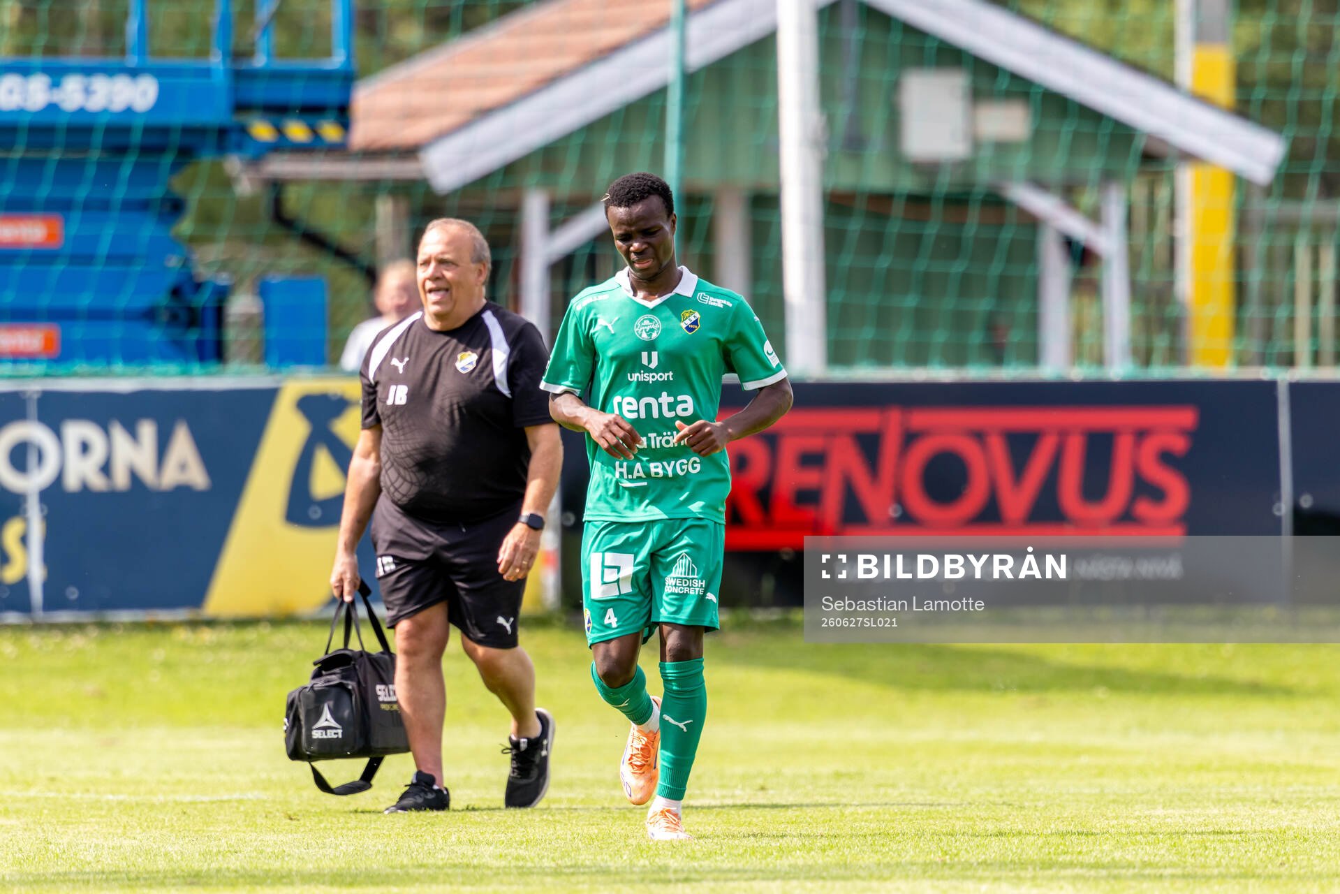 Ljungskiles Issaka Seidu skadad och utbytt