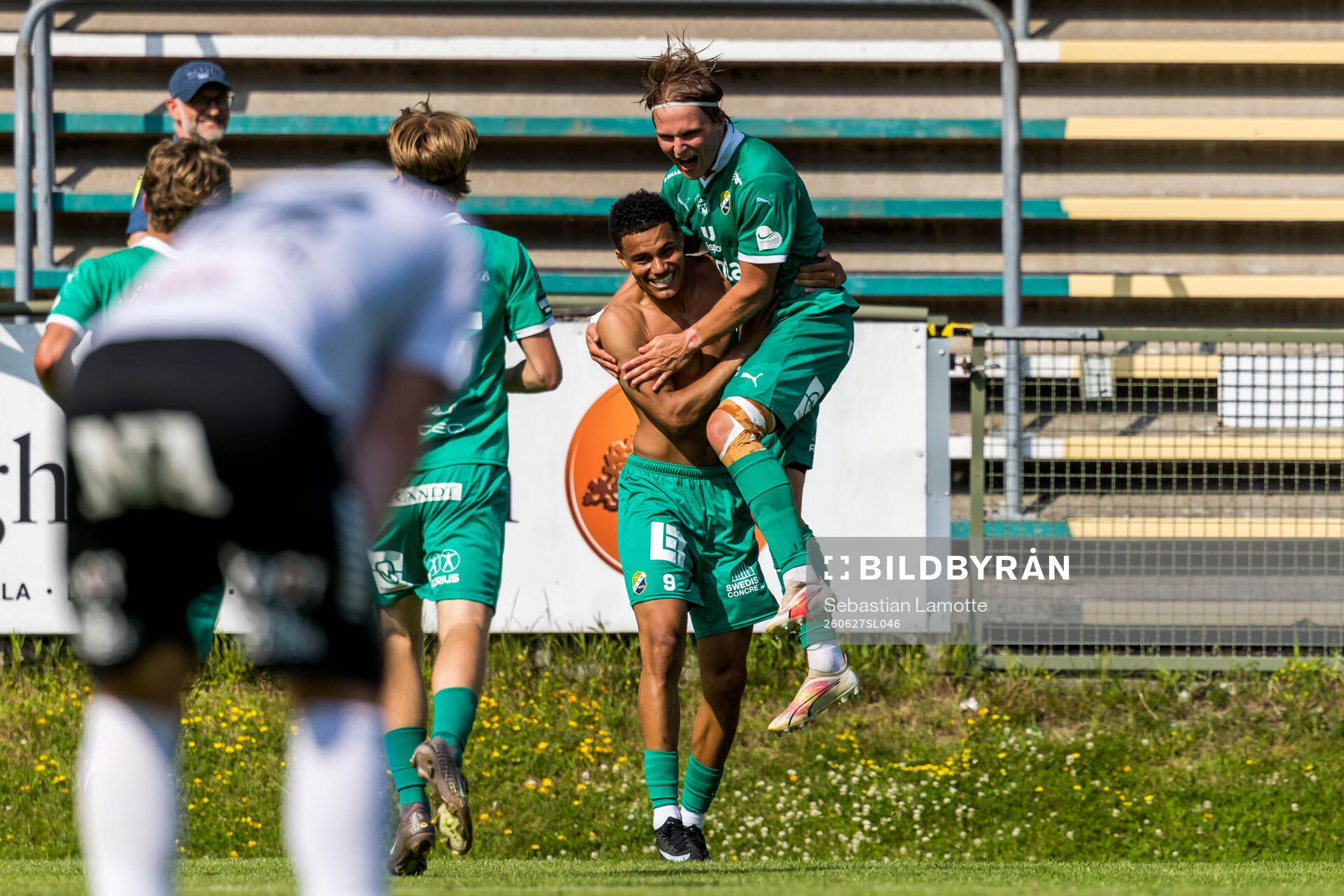 Ljungskiles Alex Rasheed jublar