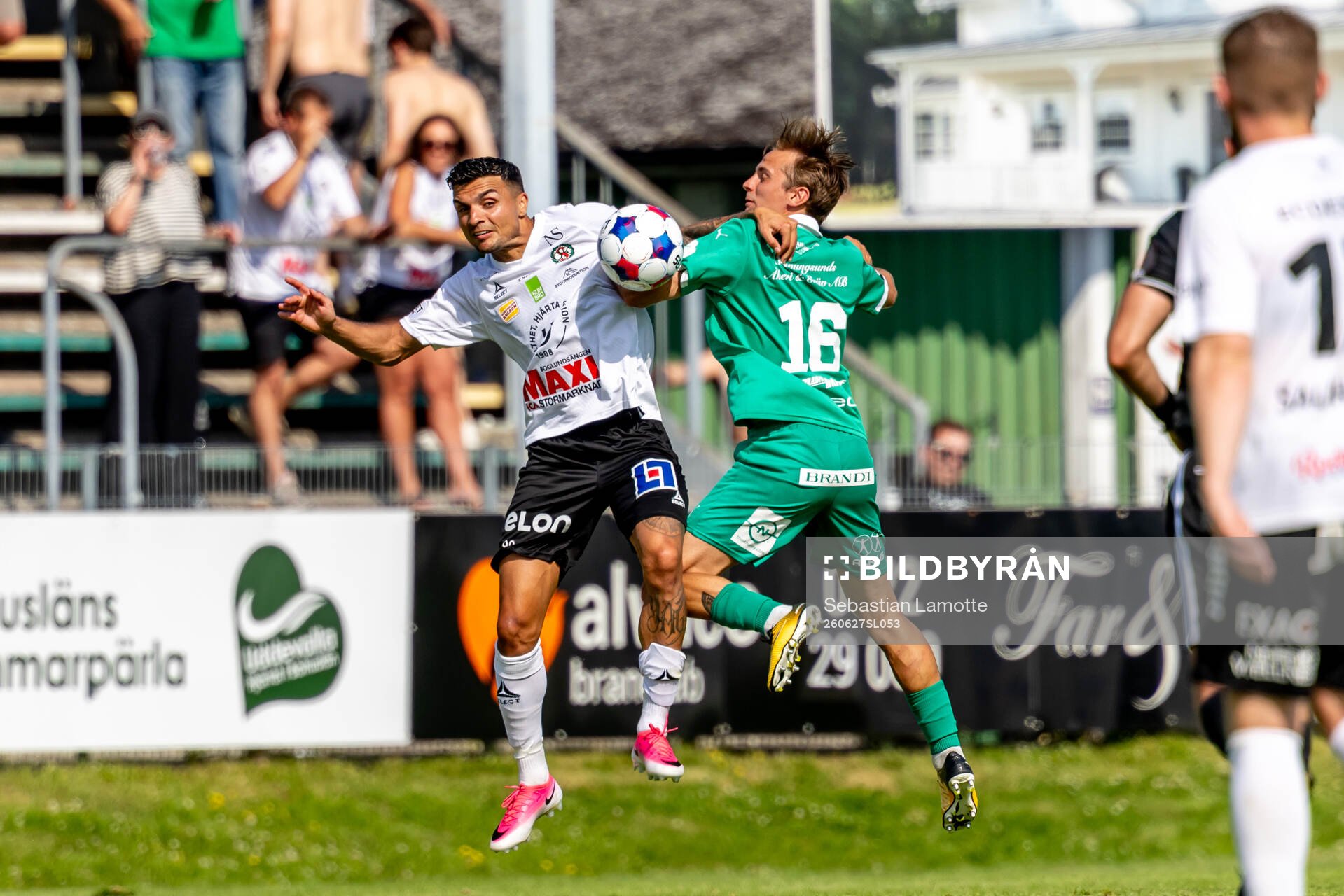 Örebros Ahmed Yasin och Ljungskiles Emilio Reljanovic