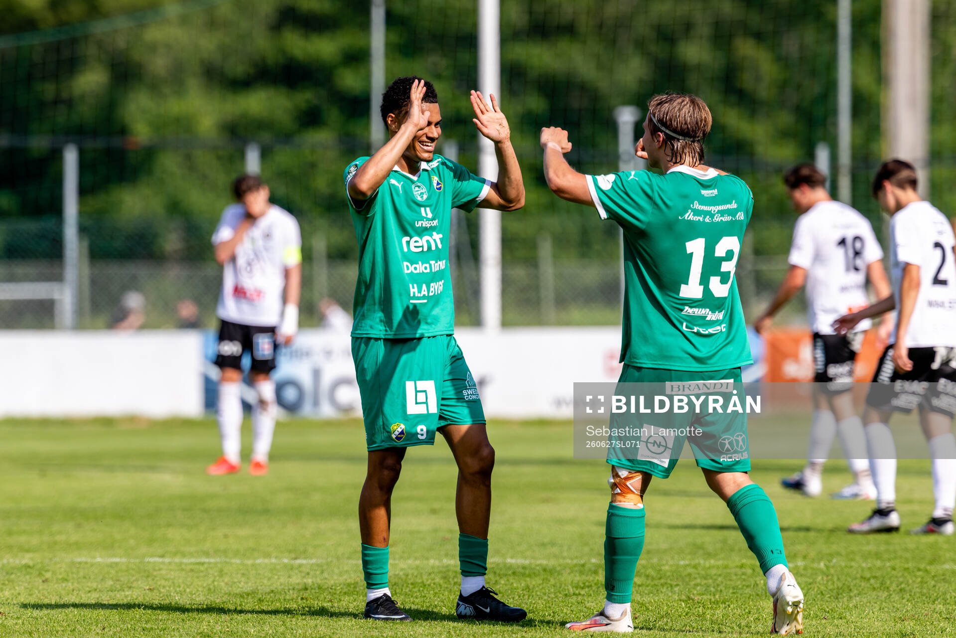 Ljungskiles Alex Rasheed jublar