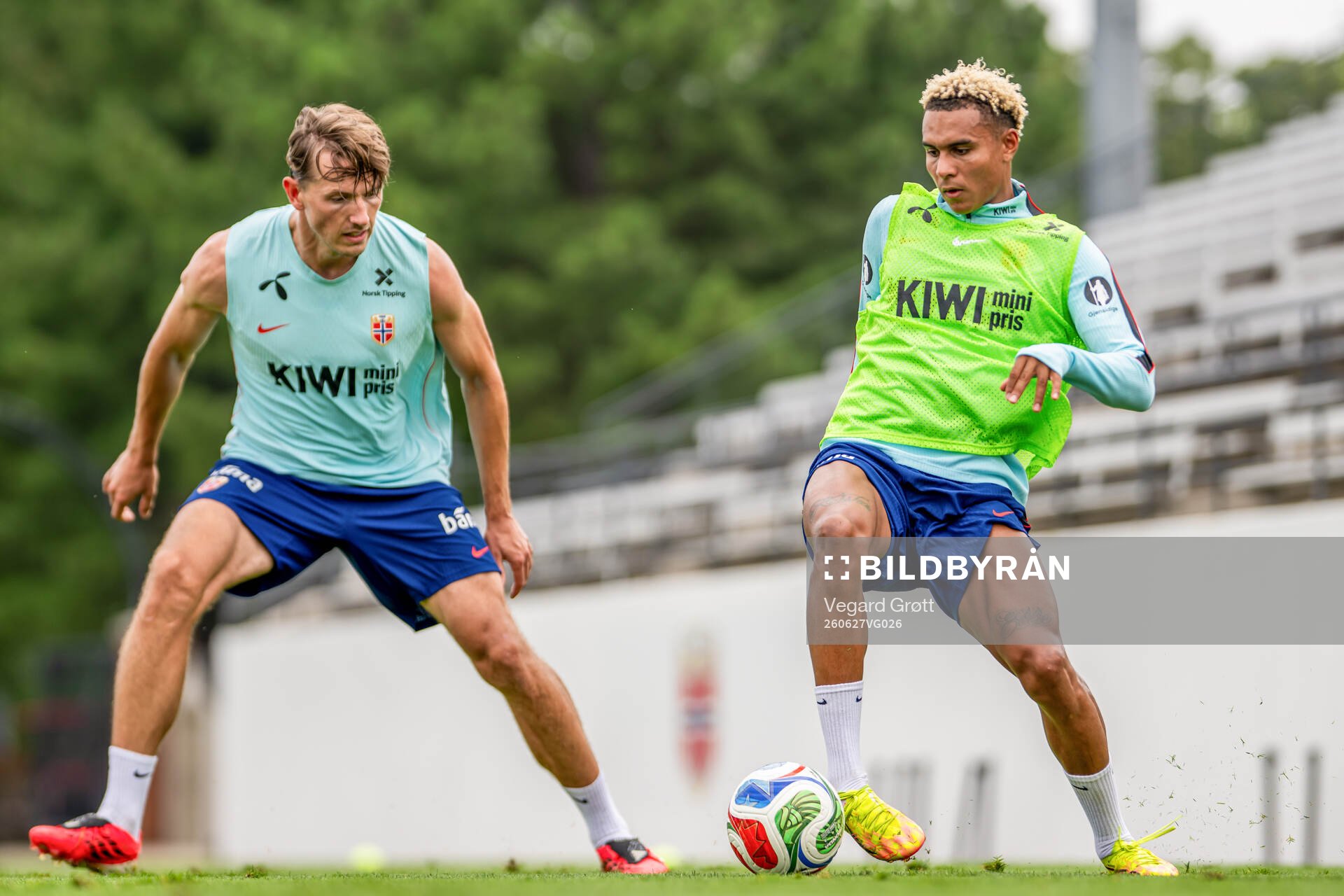 Sander Berge and Antonio Nusa of the Norwegian national