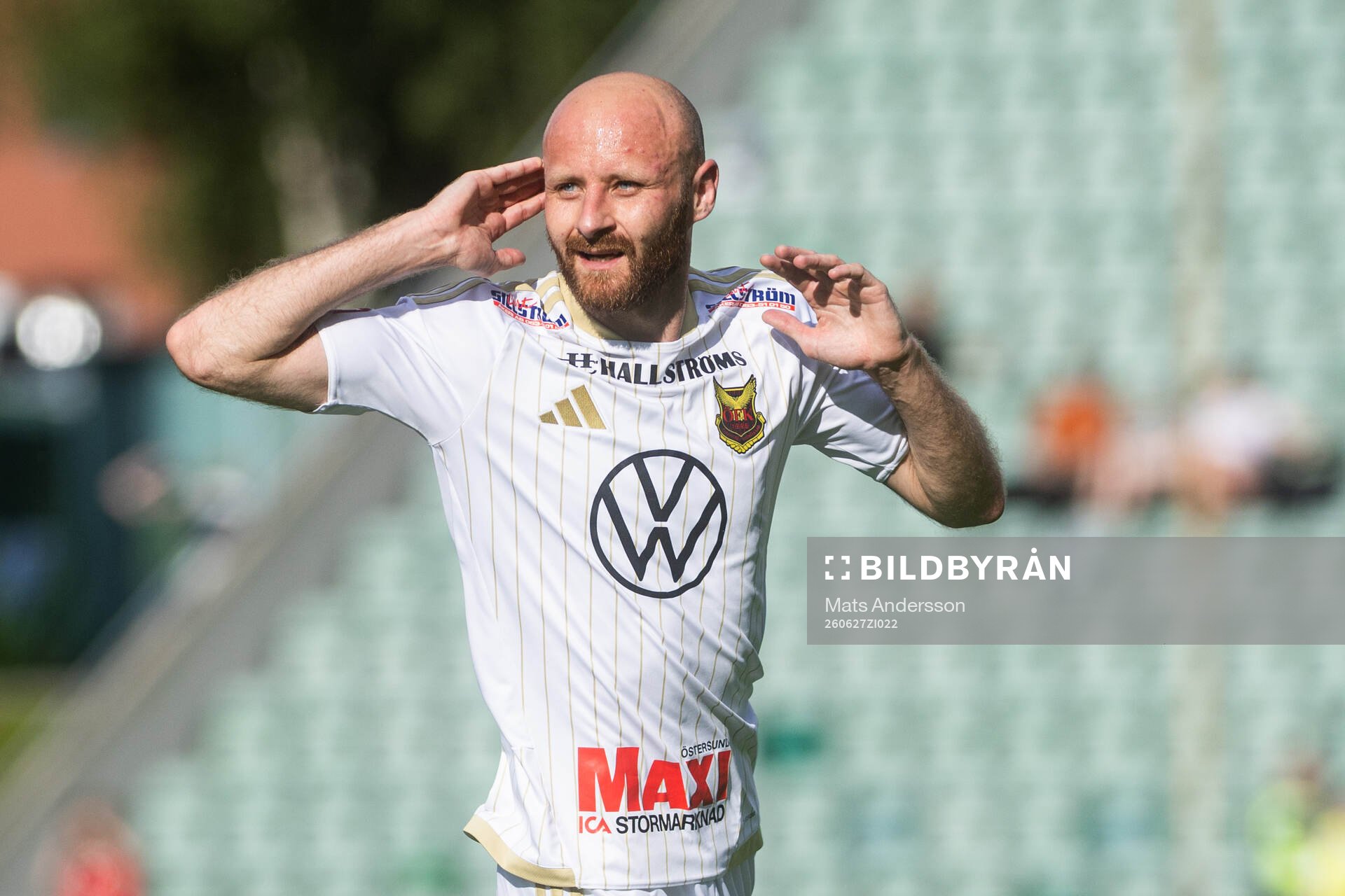Östersunds Curtis Edwards jublar