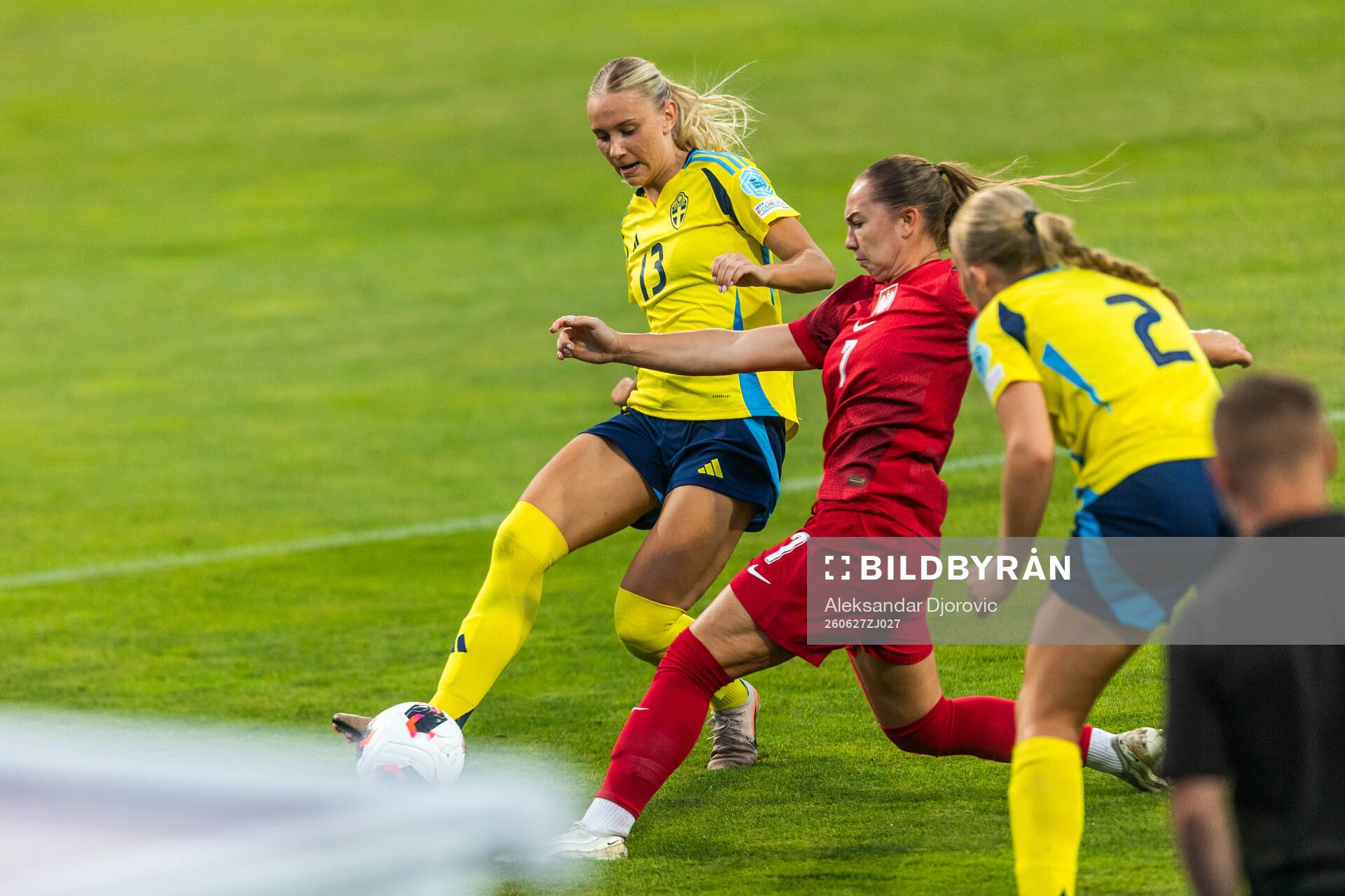 Tilde Karlsson of Sweden and Krystyna Flis of Poland