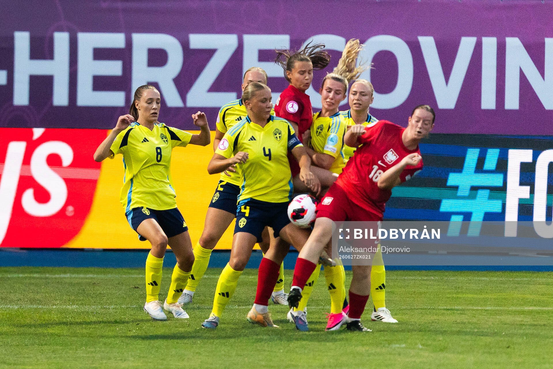 Augusta Priks and Alice Broman of Sweden as well as Martyna