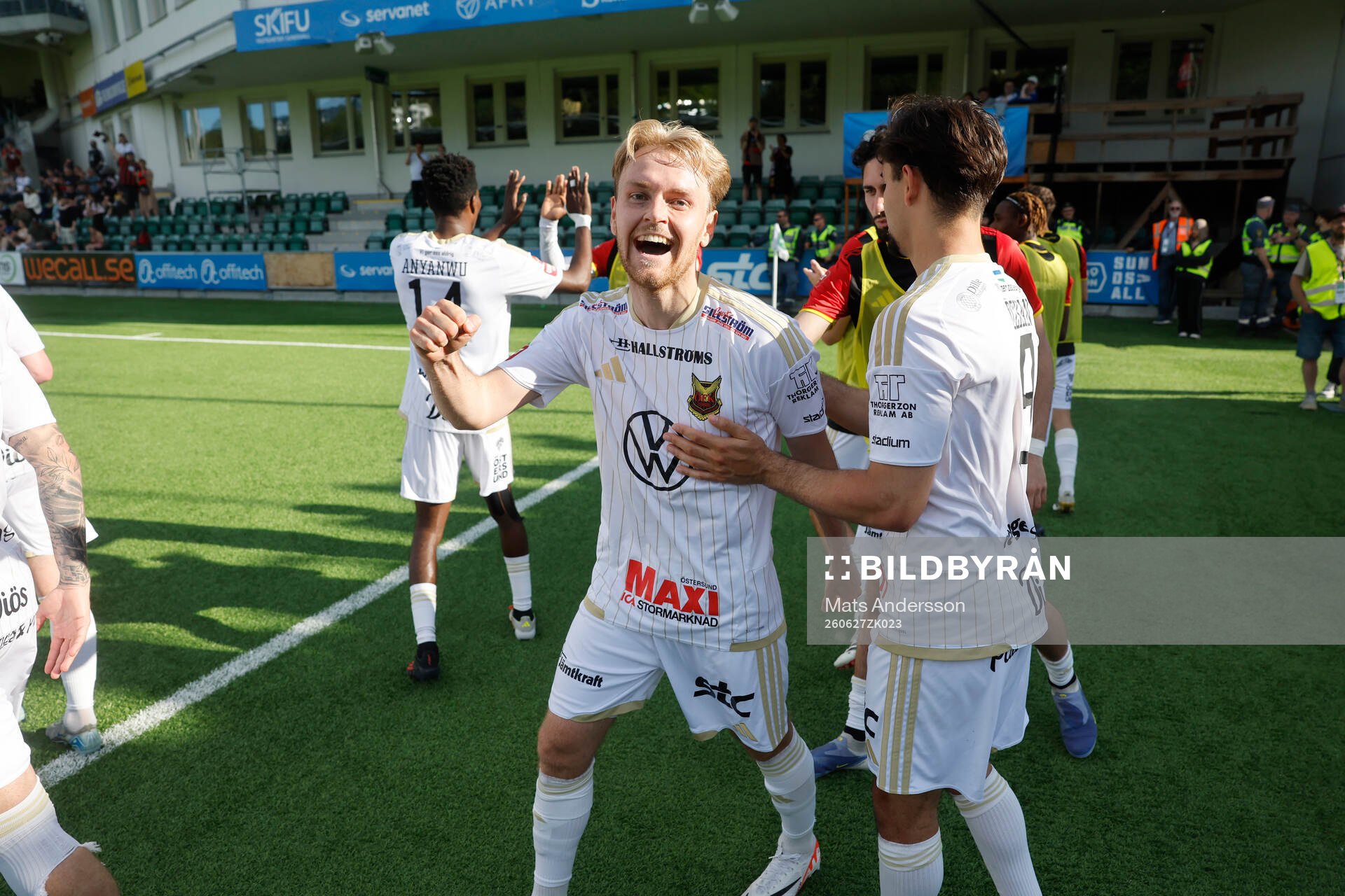 Östersunds Simon Marklund jublar