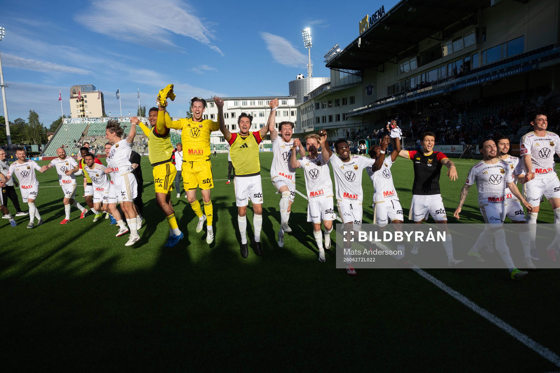 Spelare ur Östersunds jublar