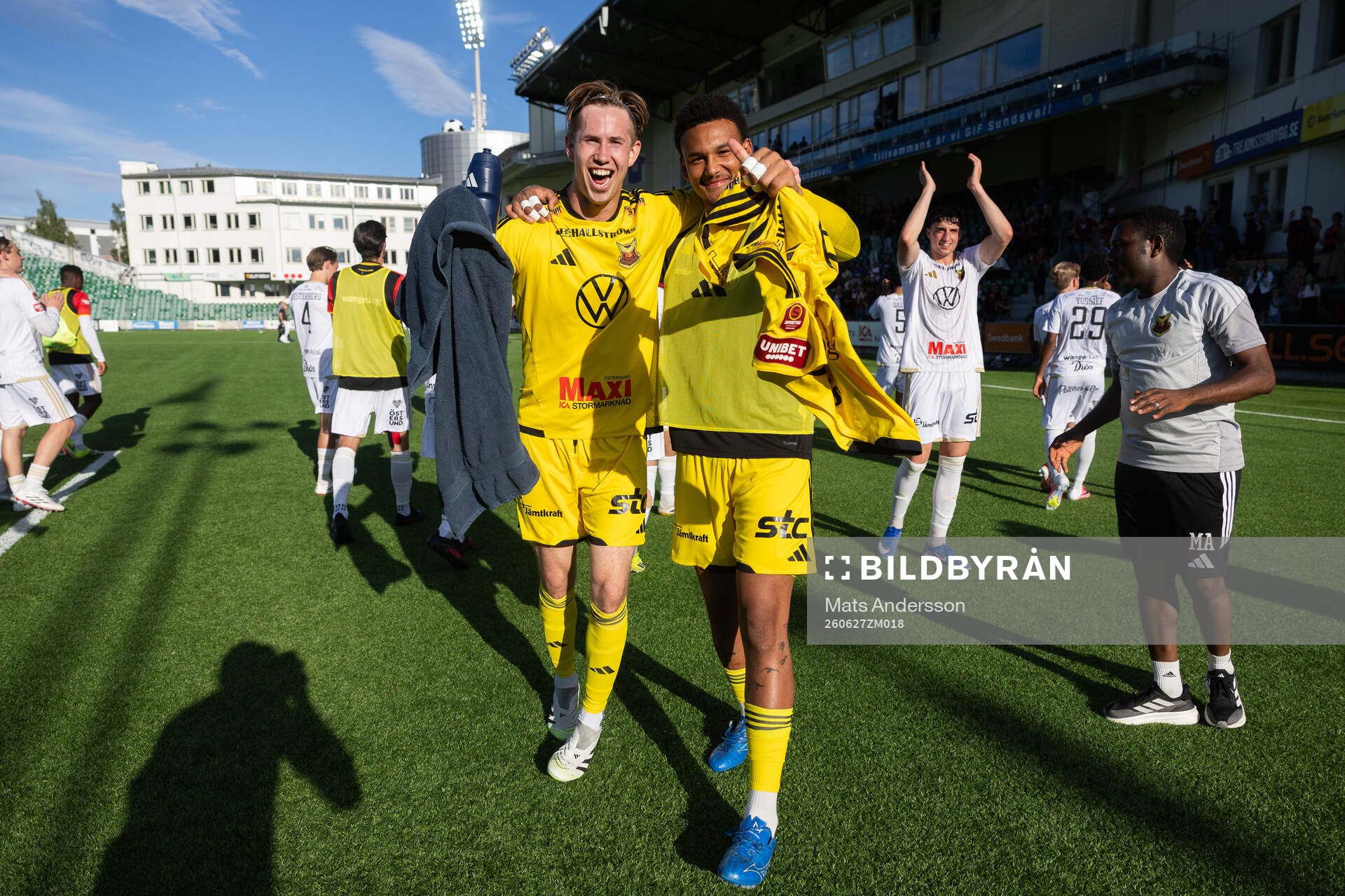 GIF Sundsvalls målvakt Jonas Olsson jublar