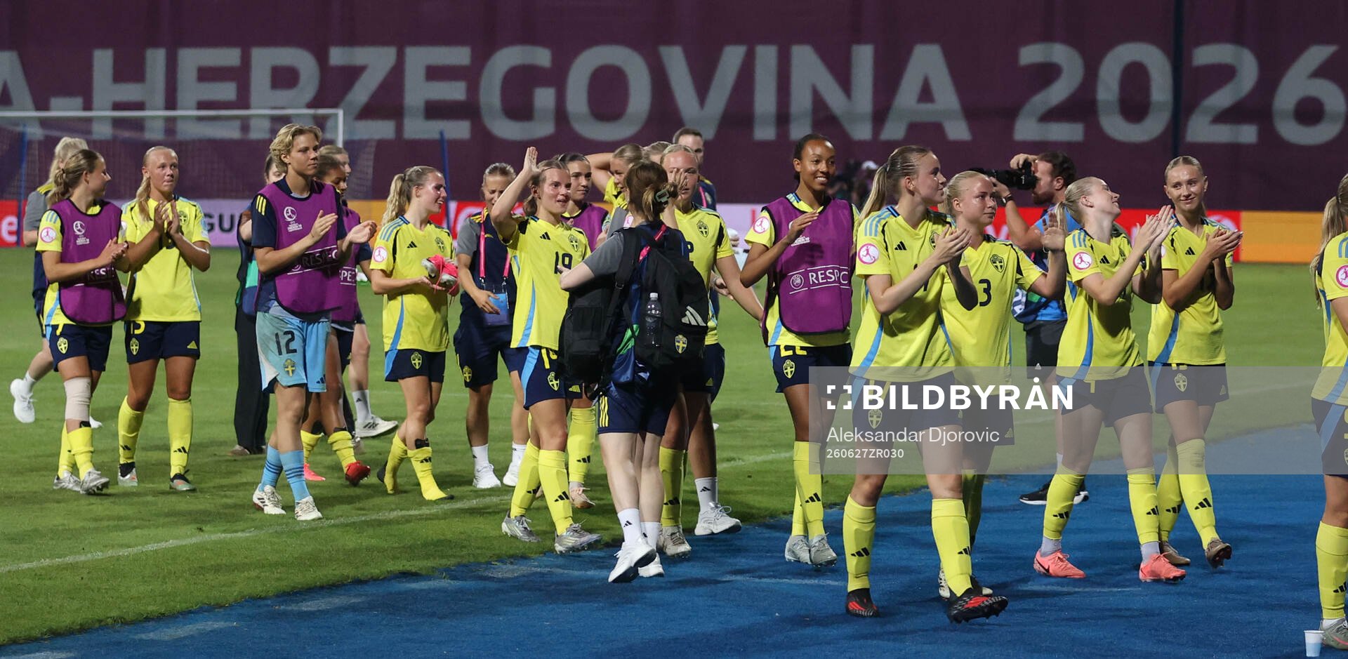 Players of Sweden celebrate