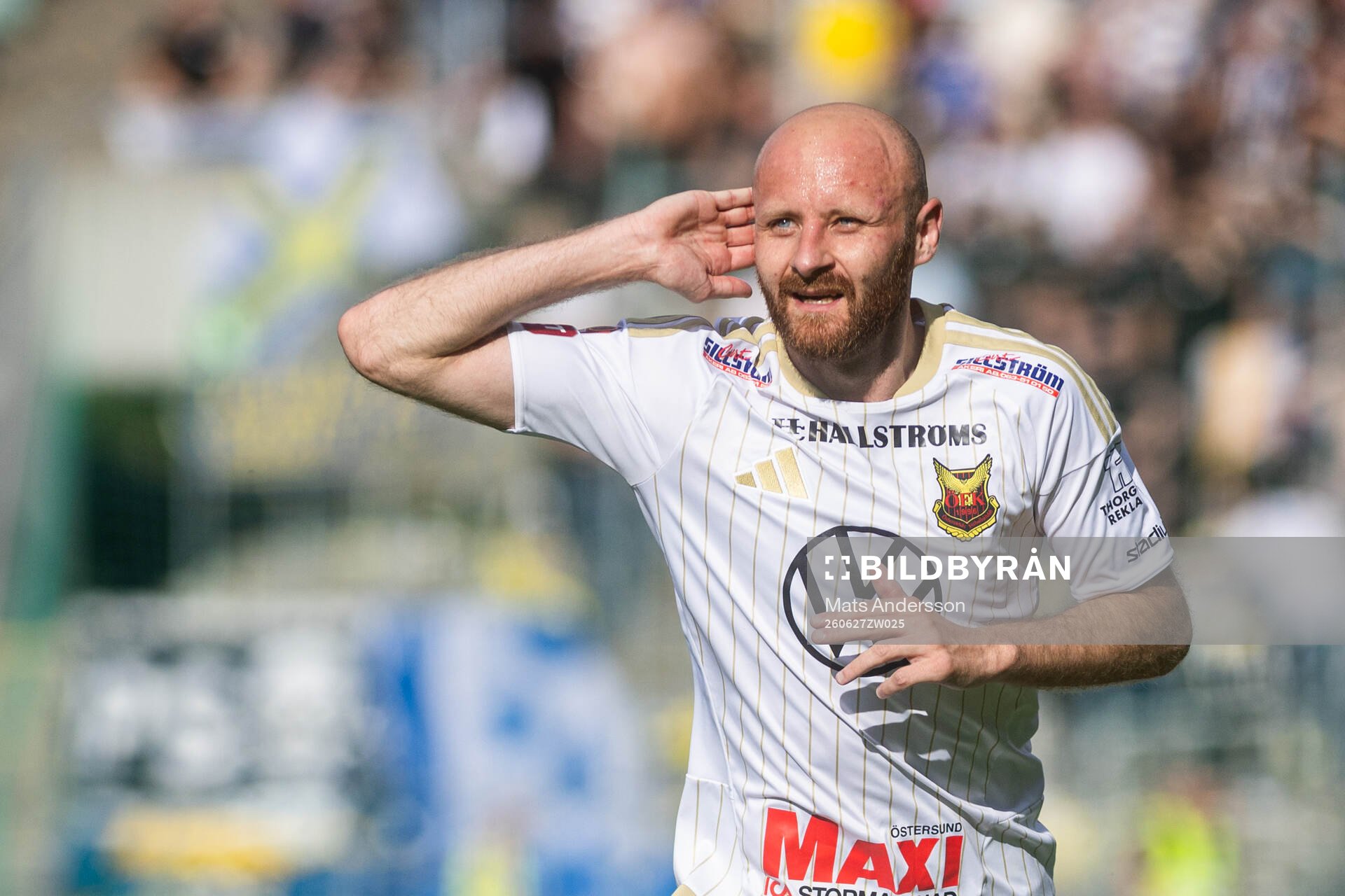 Östersunds Curtis Edwards jublar