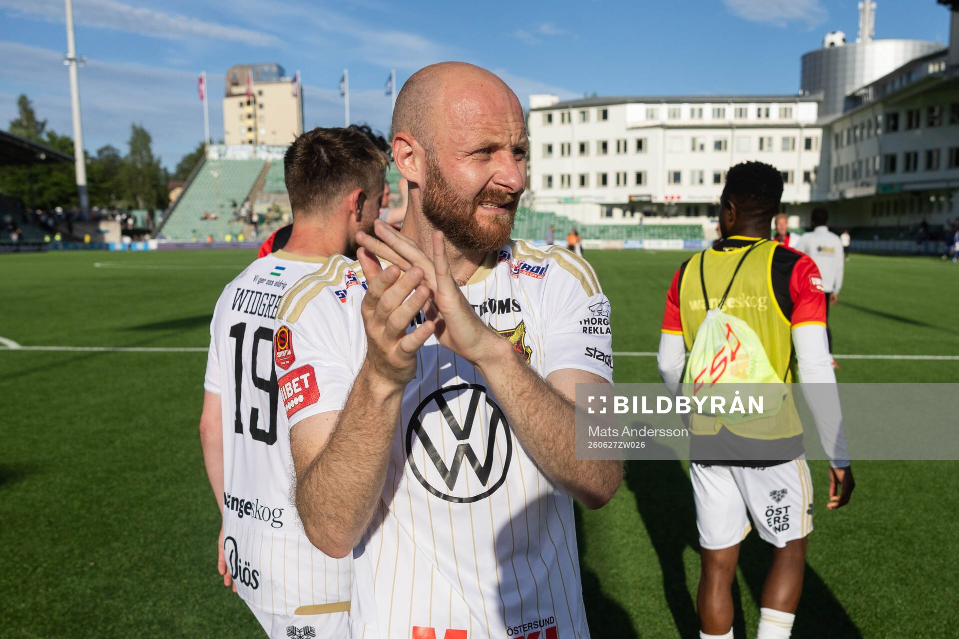 Östersunds Curtis Edwards jublar