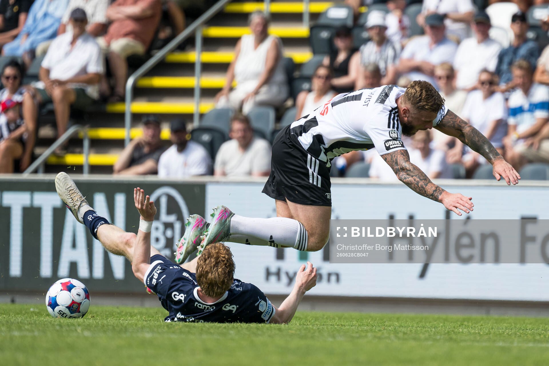 IFK Värnamos Logi Hrafn Robertsson och Landskronas Markus