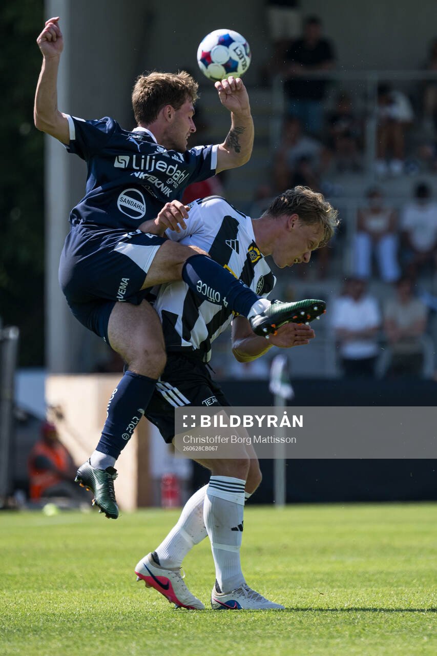 IFK Värnamos Samuel Ohlsson och Landskronas Gustaf