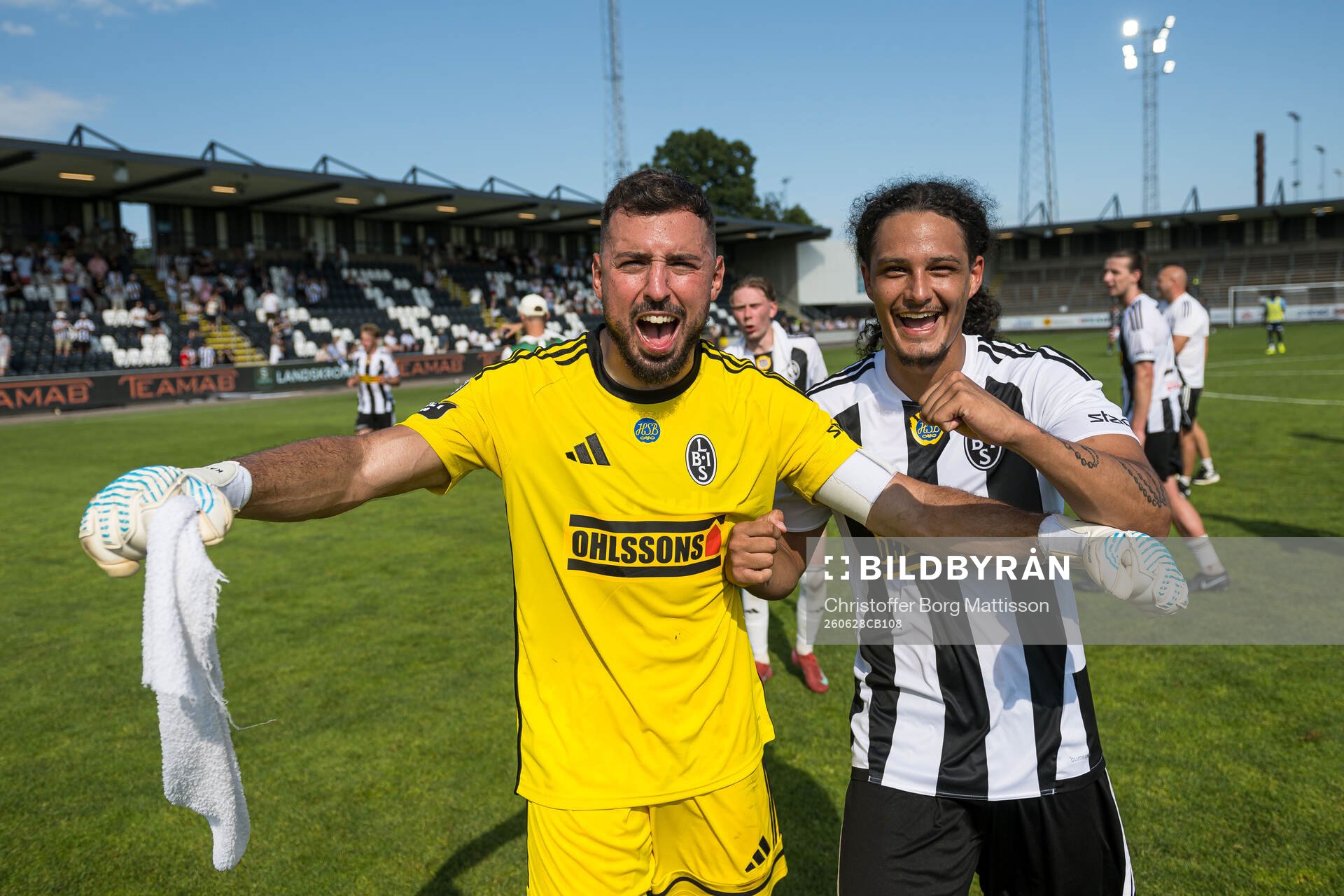 Landskronas Amr Kaddoura och André Alvarez Perez jublar