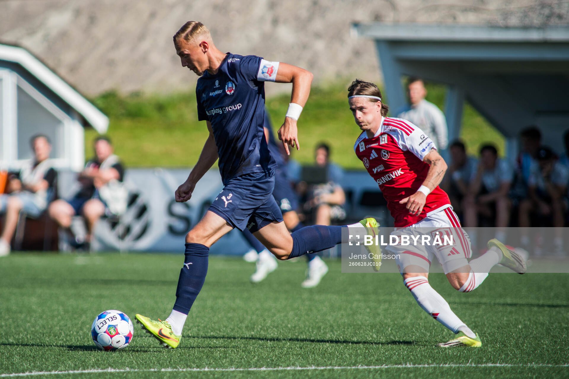 Helsingborgs Jakob Voelkerling Persson och Sandvikens Johan
