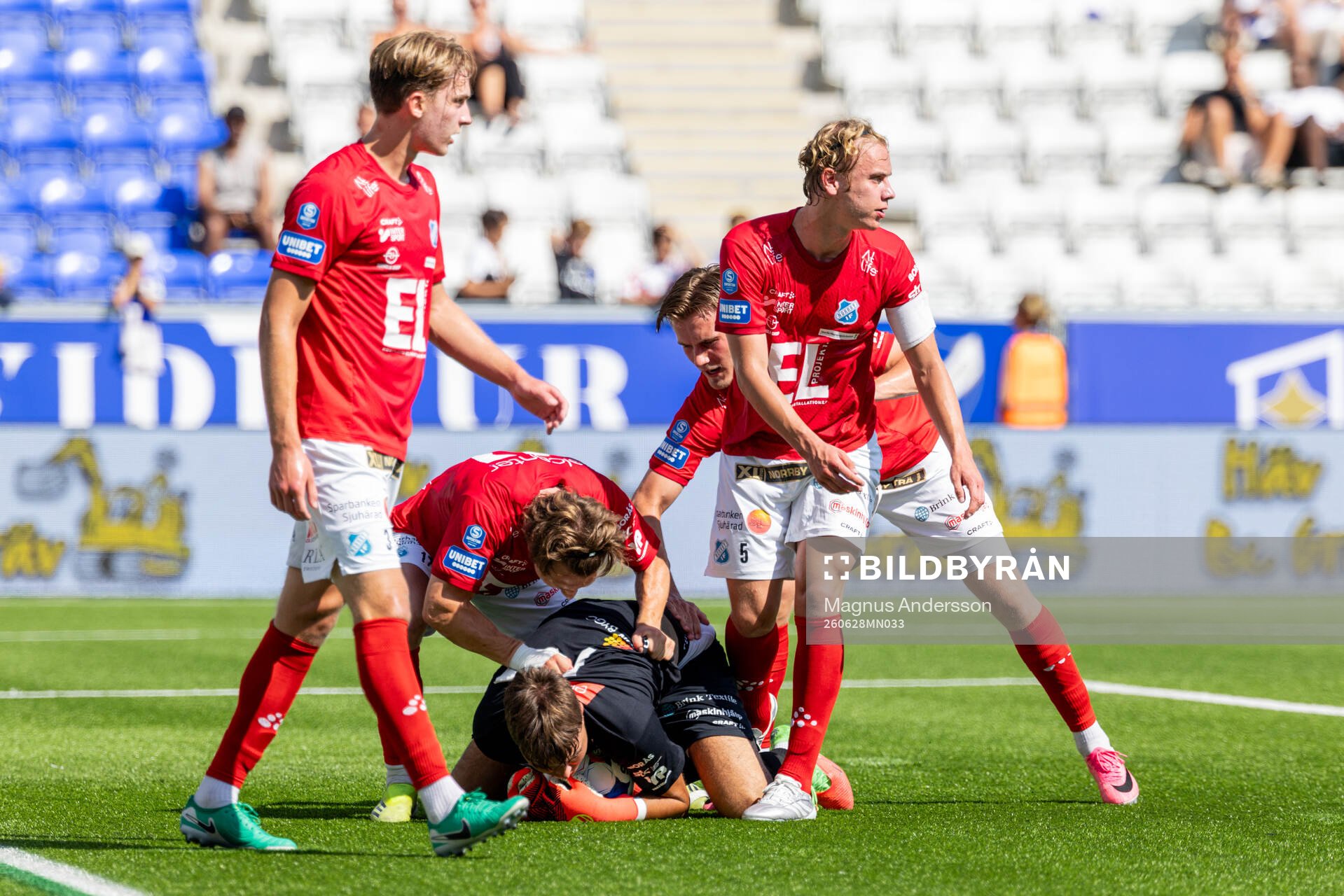 Norrbys spelare jublar