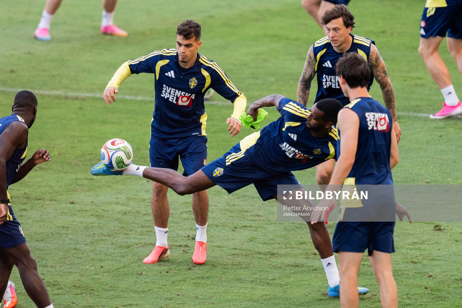 Yasin Ayari, Alexander Isak and Victor Nilsson Lindelöf of