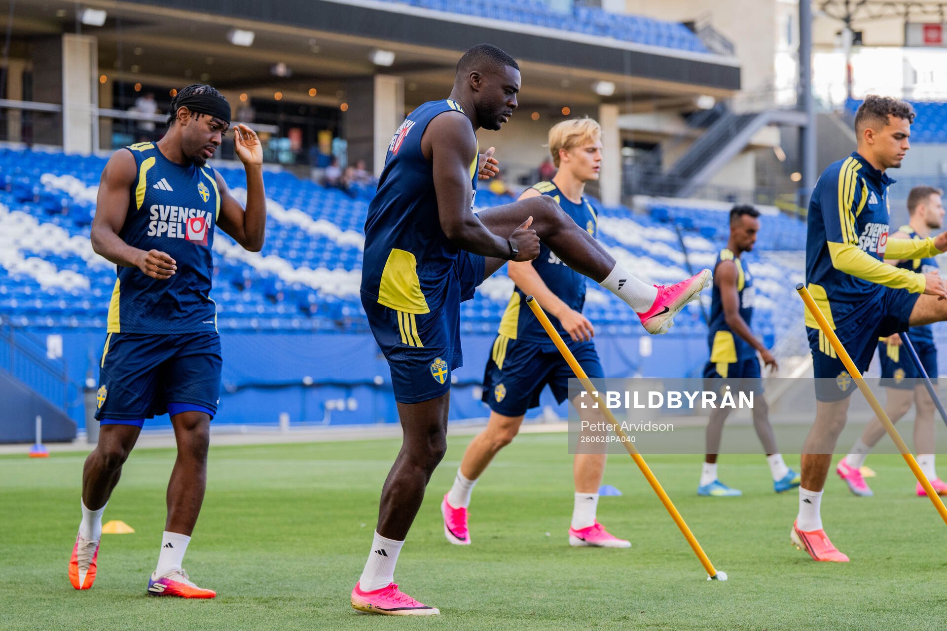 Anthony Elanga and Ken Sema of the Swedish national