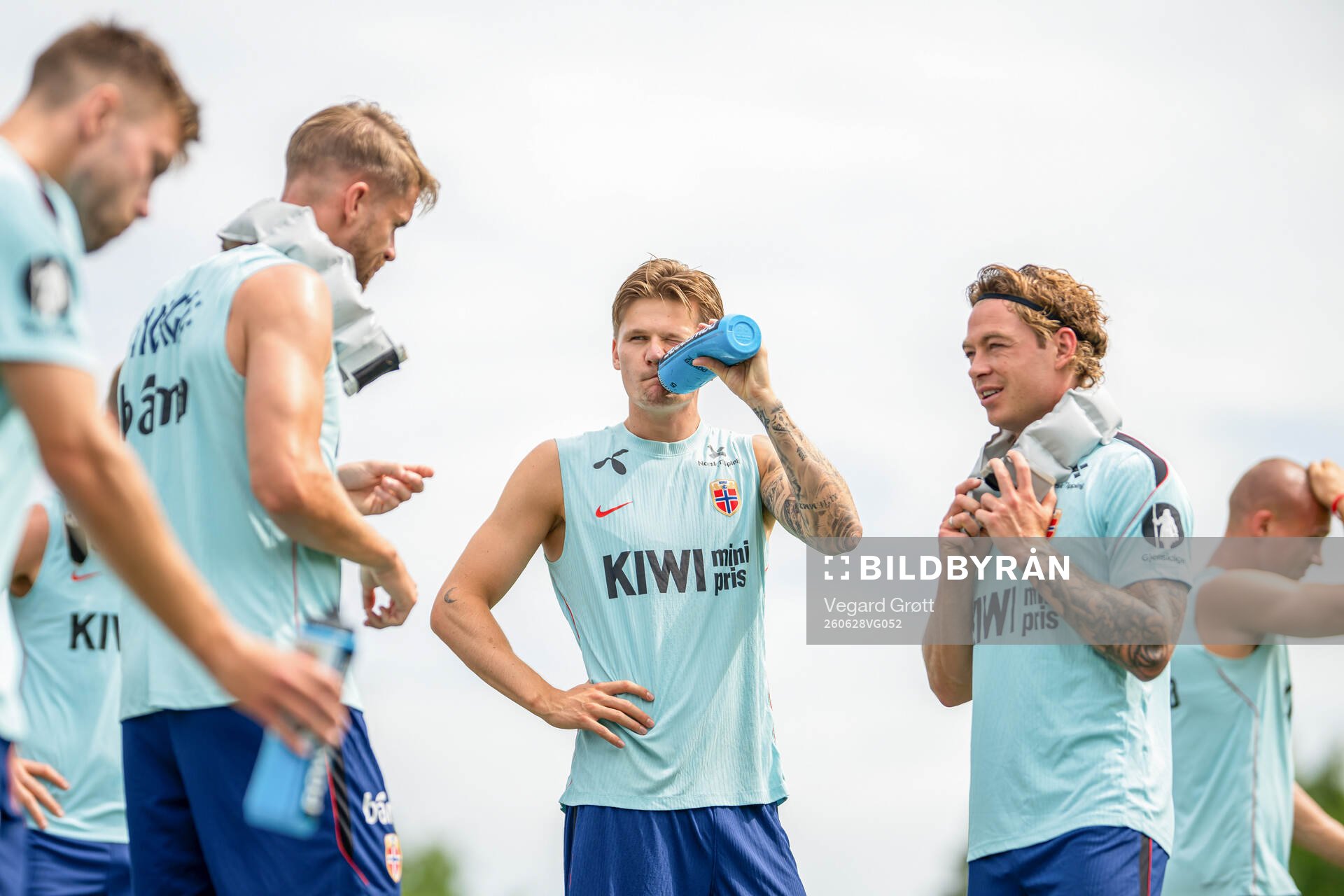 David Møller Wolfe, Patrick Berg and players of the