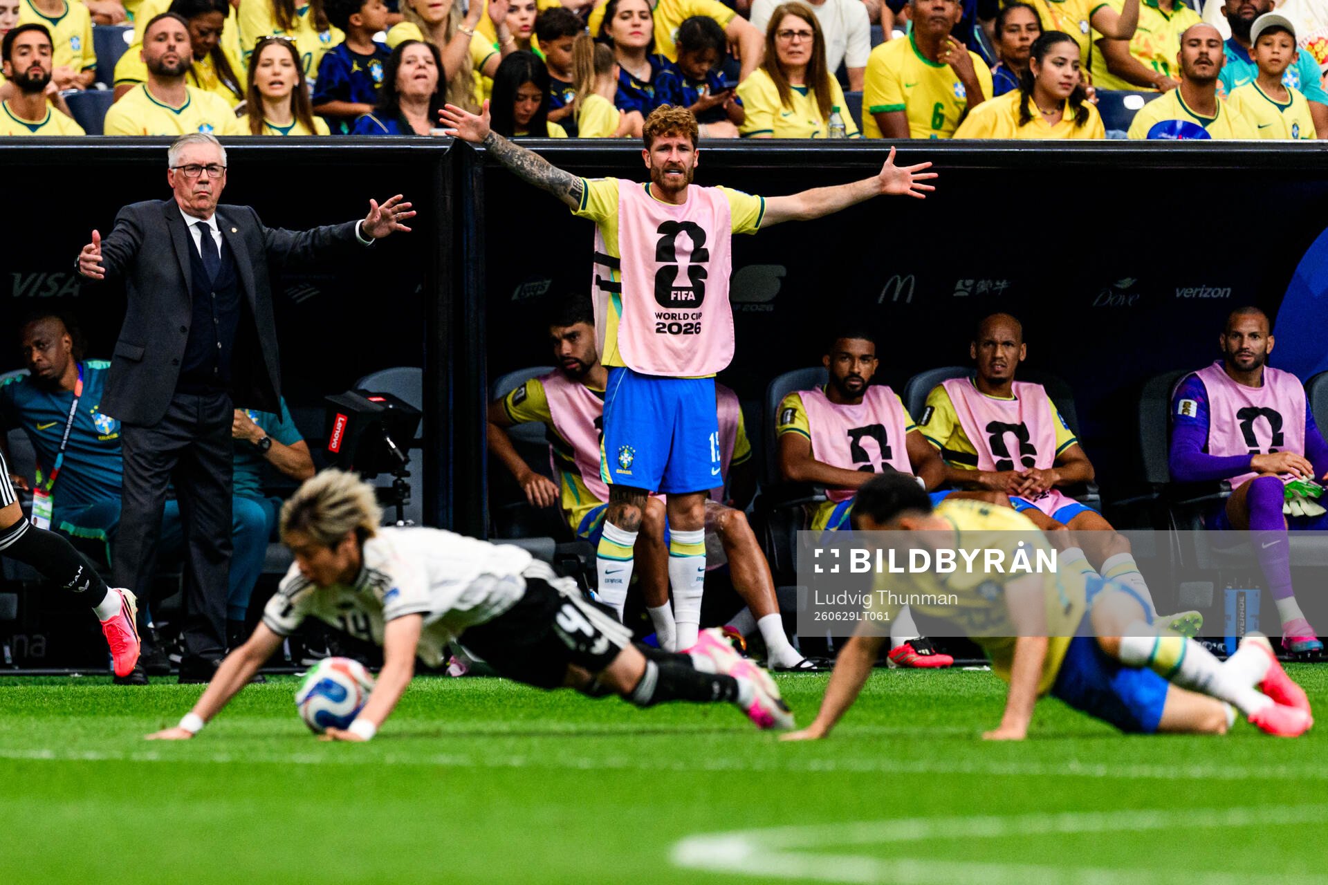 Head coach Carlo Ancelotti and Leo Pereira of Brazil reacts